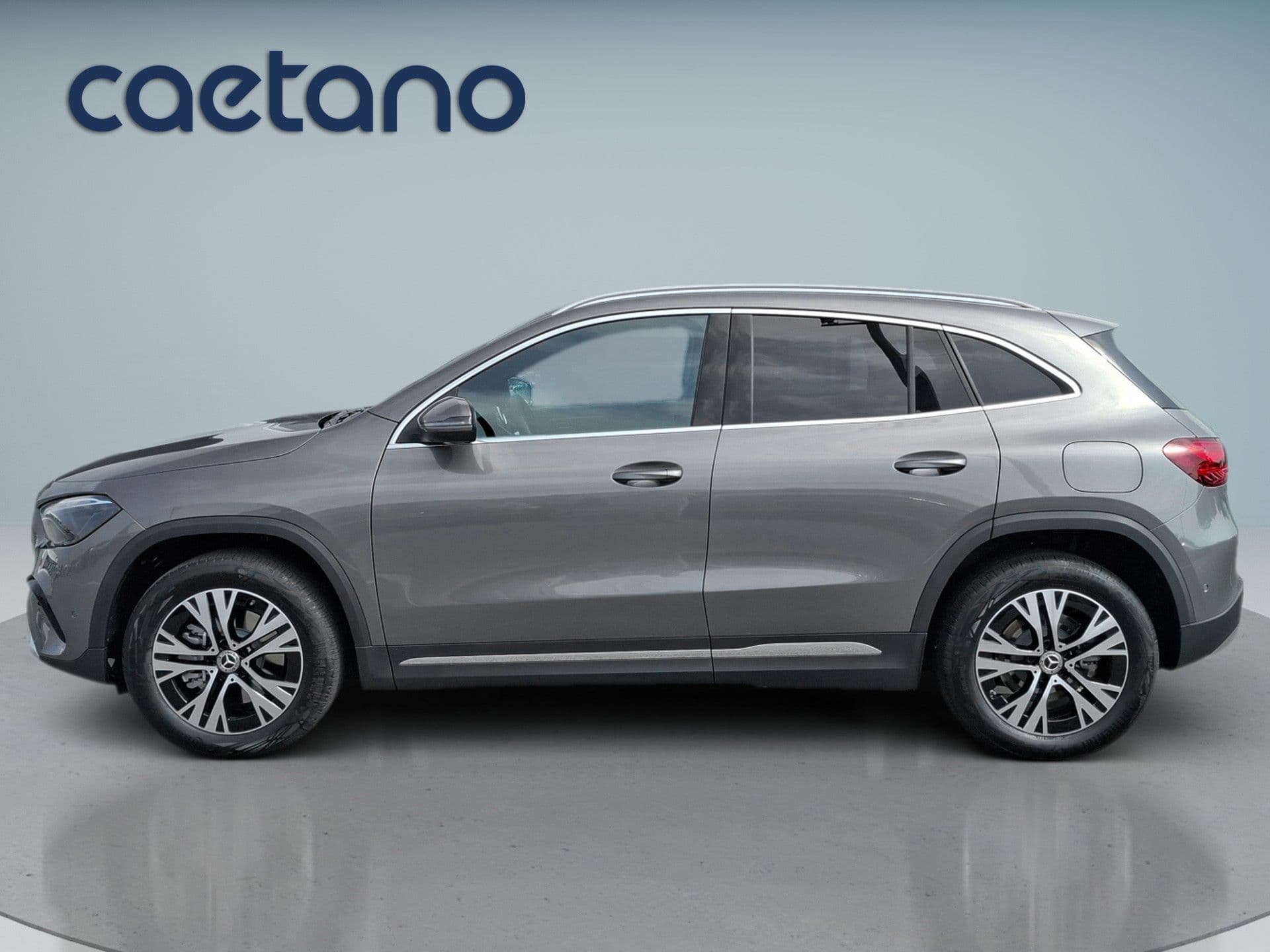 Mercedes-Benz GLA - 5