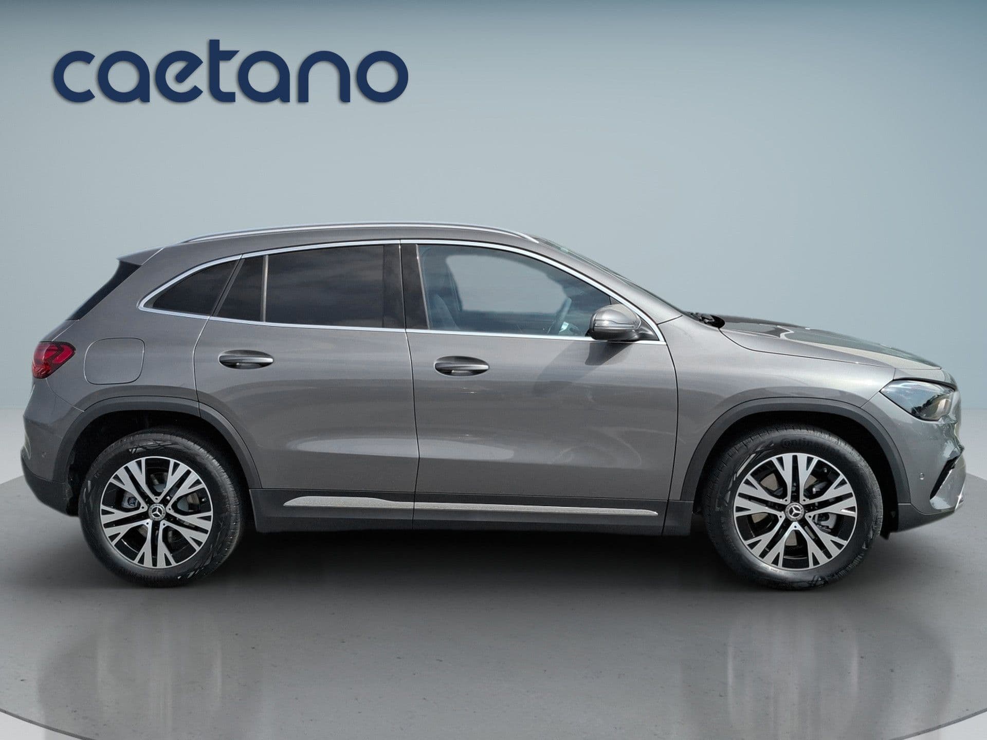 Mercedes-Benz GLA - 9