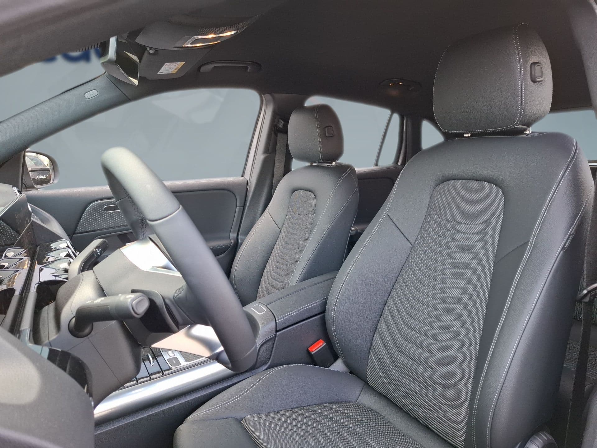 Mercedes-Benz GLA - 11
