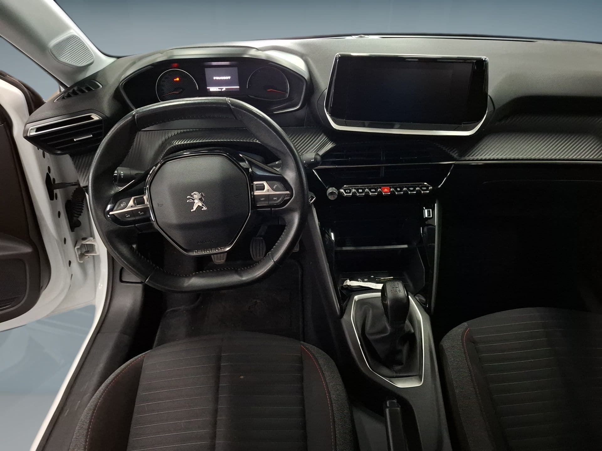 Peugeot 208 - 12