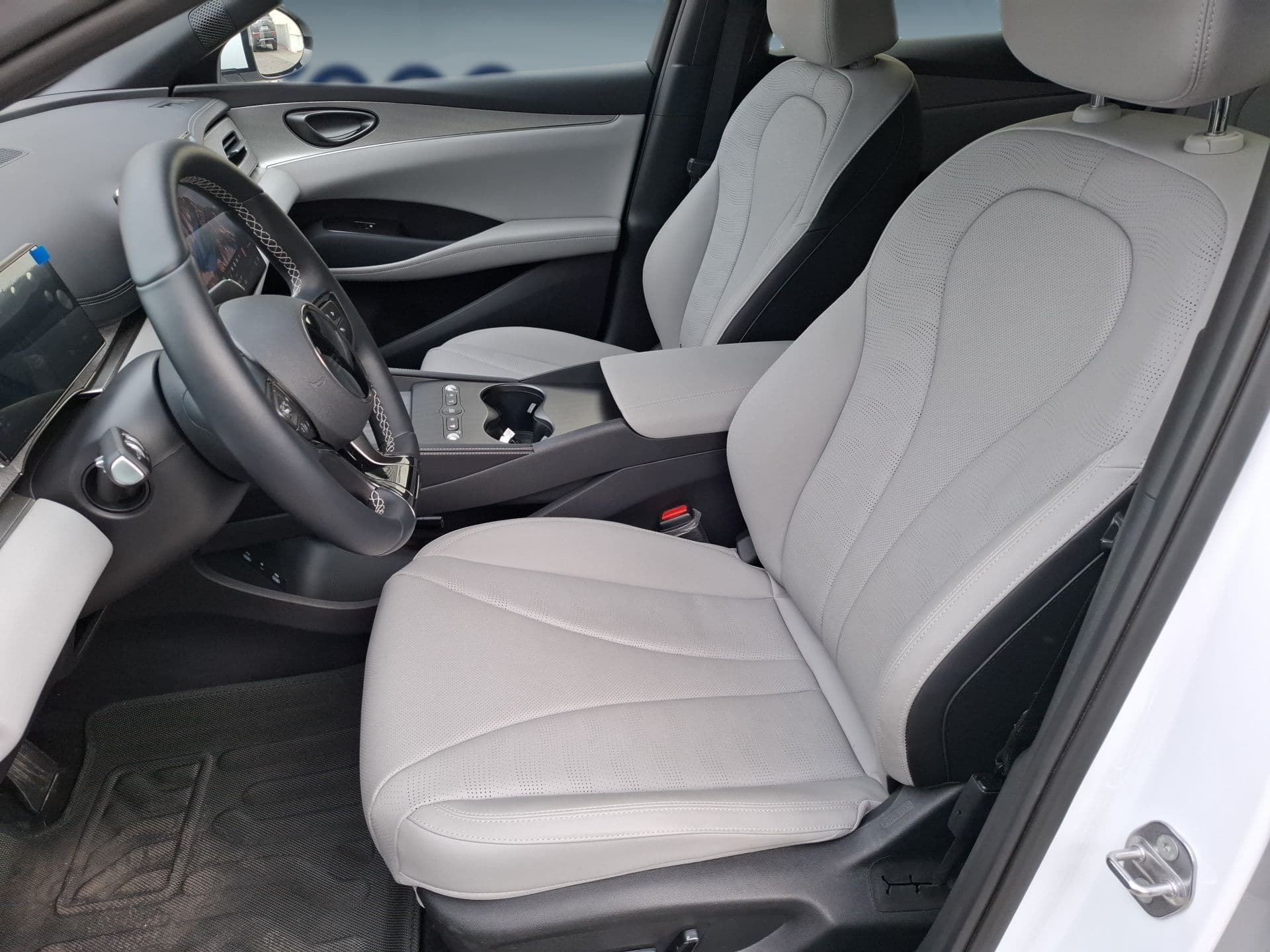 BYD SEAL 6 DM-i Touring - 11