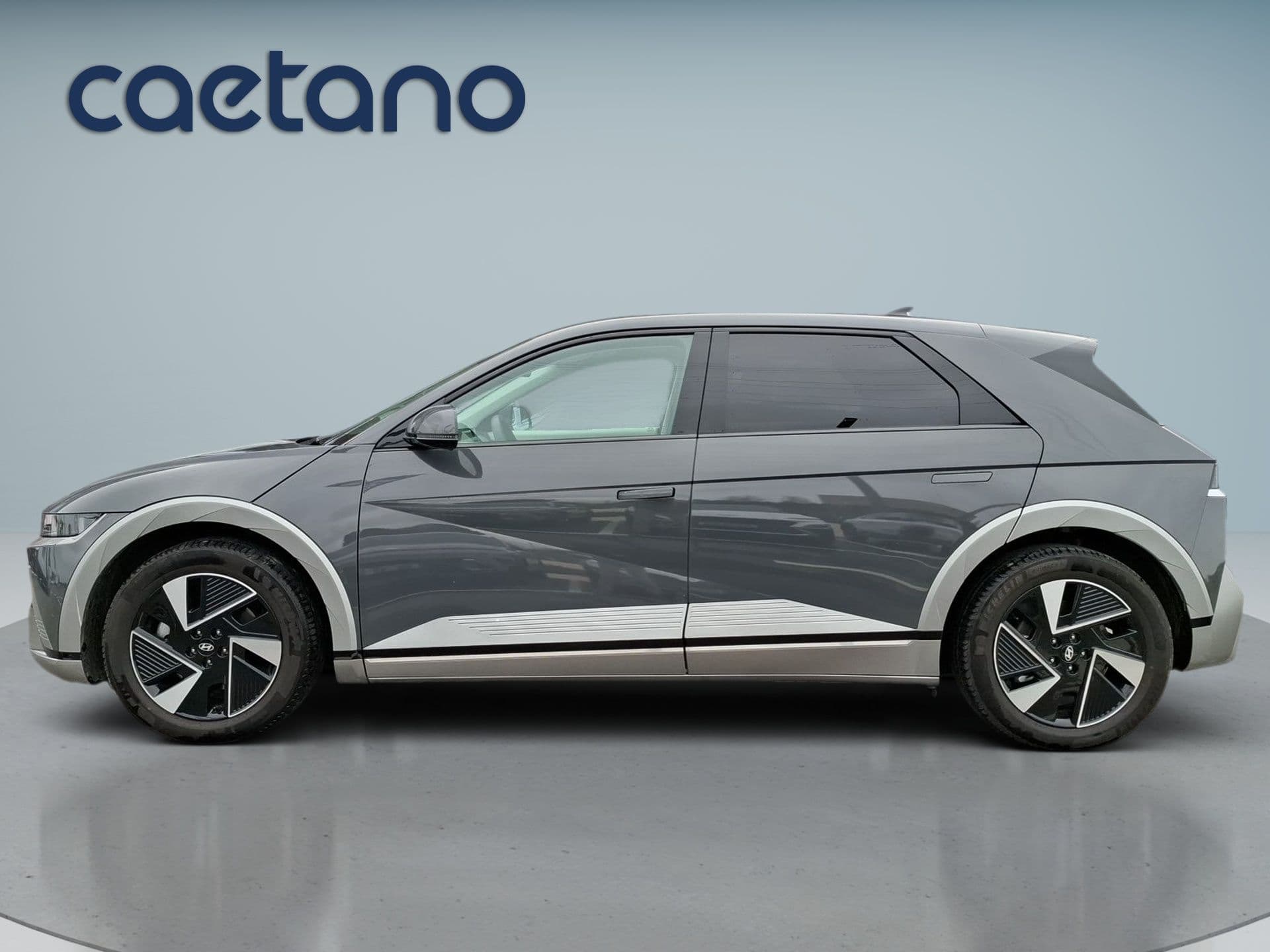 Hyundai IONIQ 5 - 5