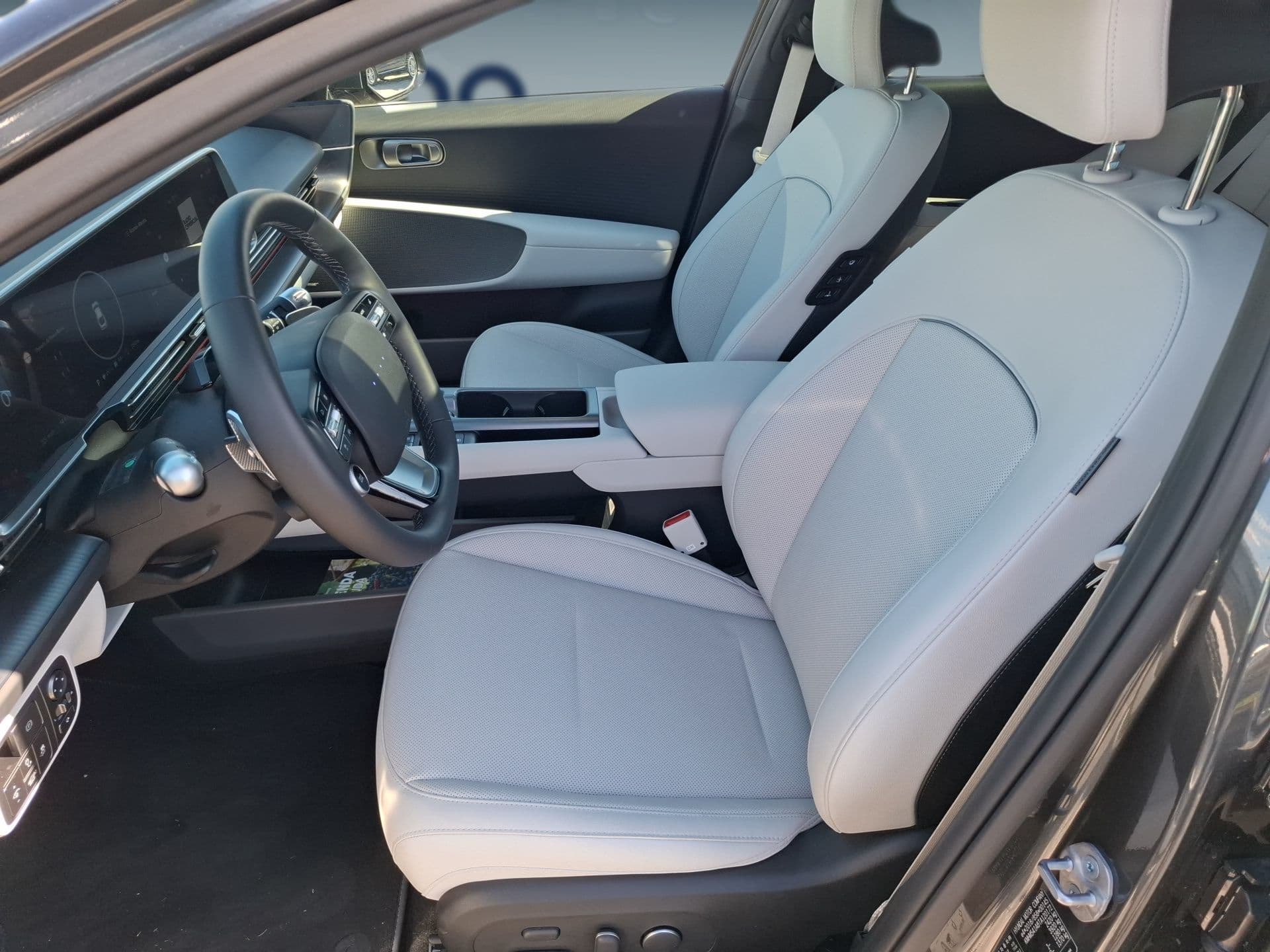 Hyundai IONIQ 6 - 11