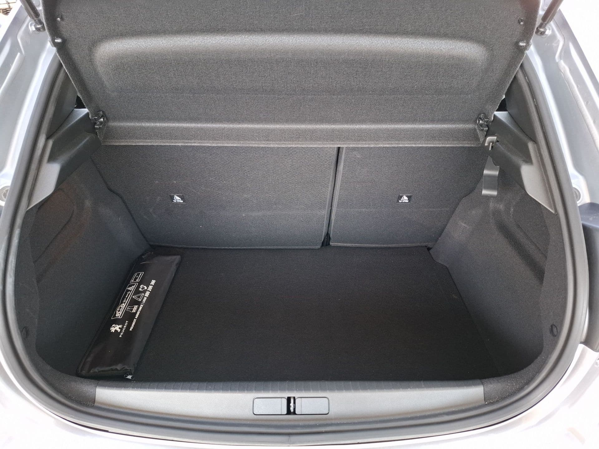 Peugeot 208 - 10