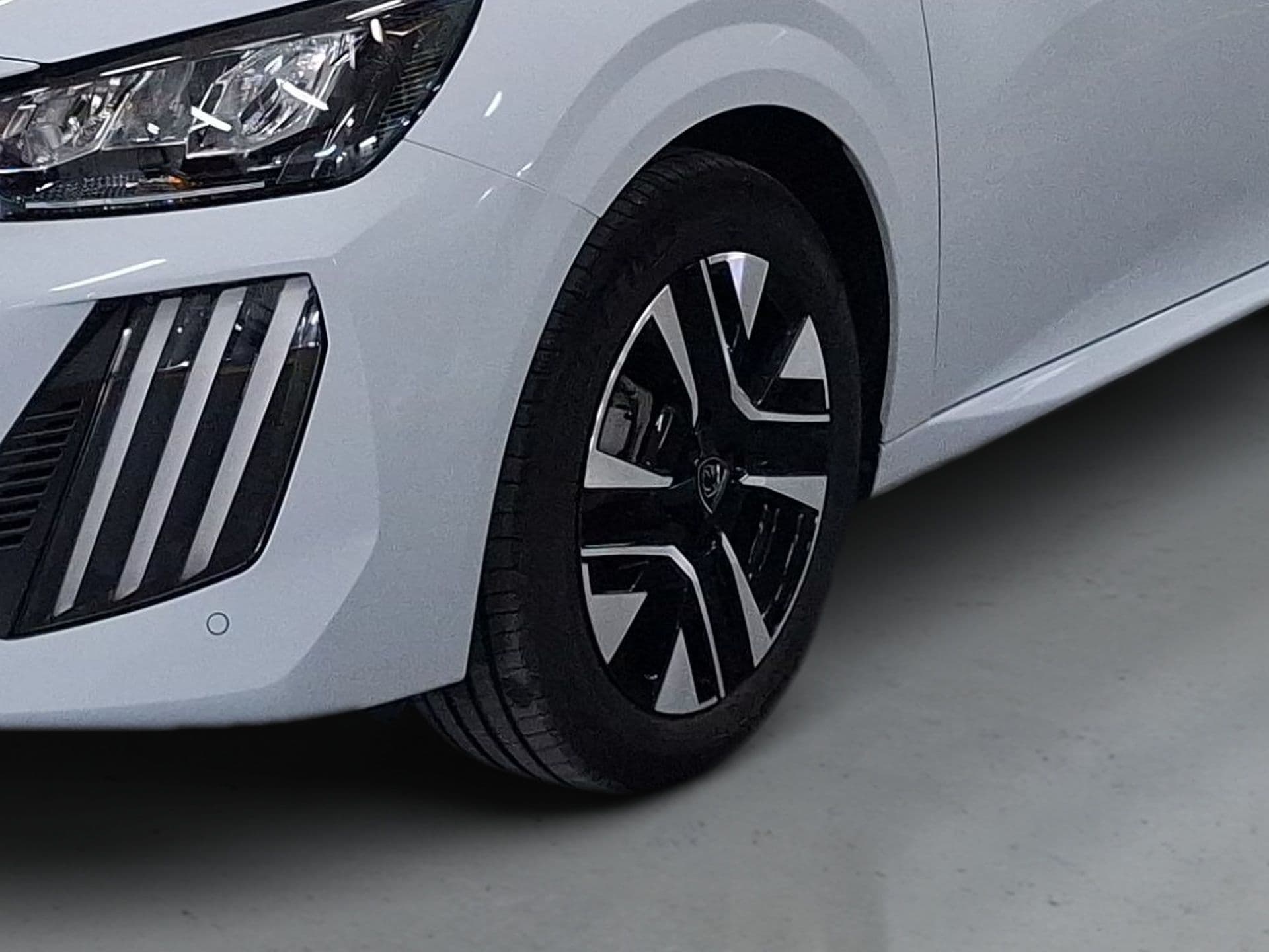 Peugeot 208 - 4