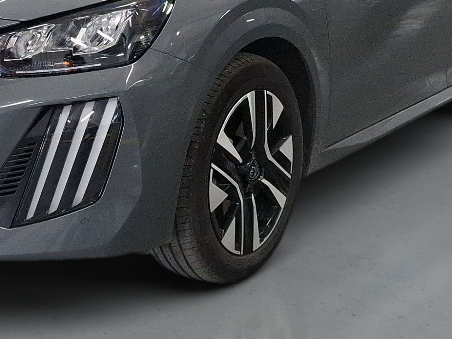 Peugeot 208 - 6