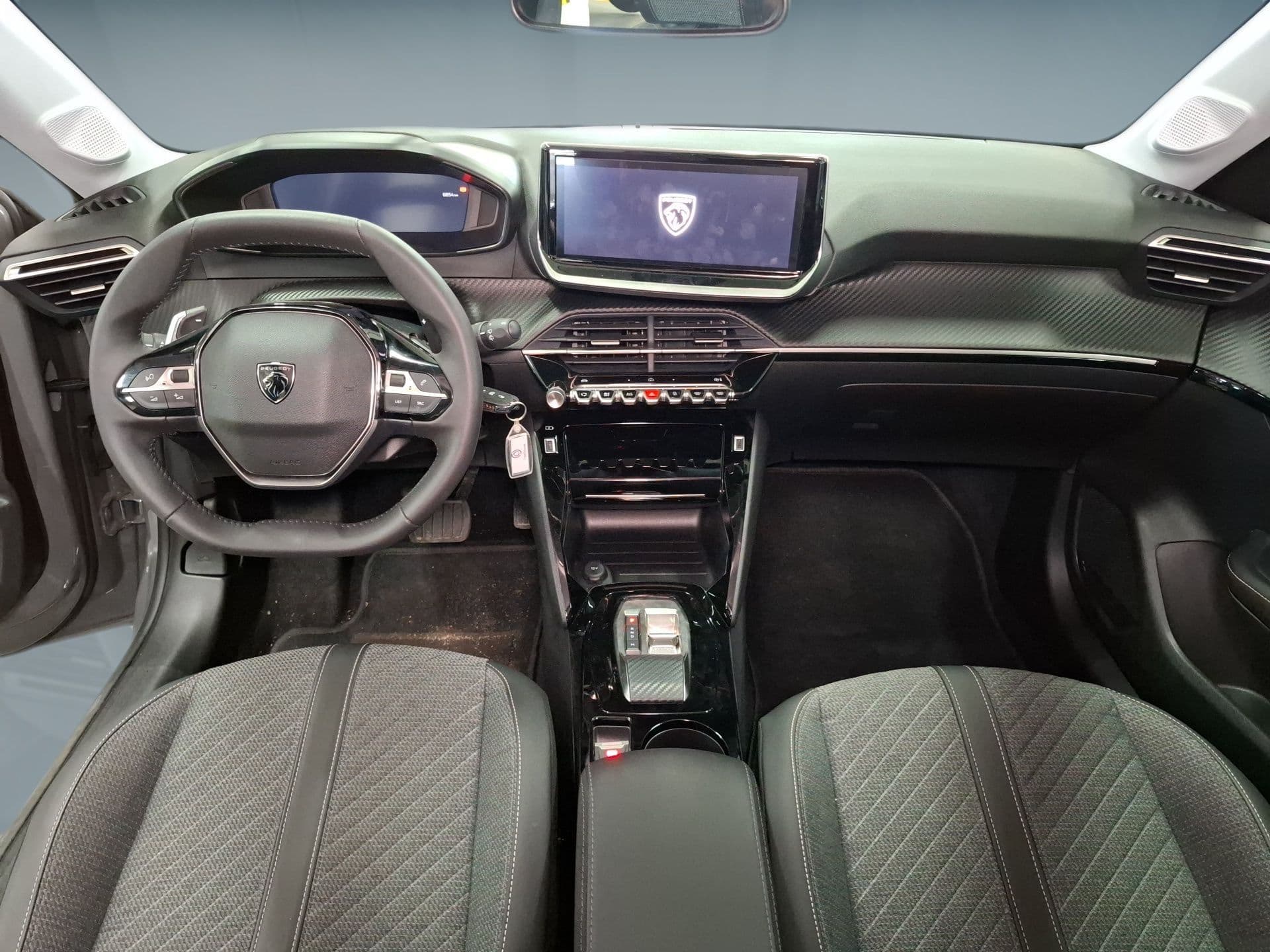 Peugeot 208 - 12