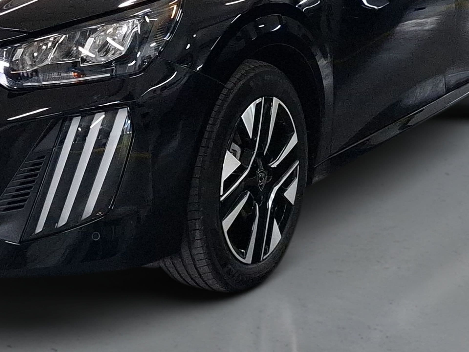 Peugeot 208 - 4