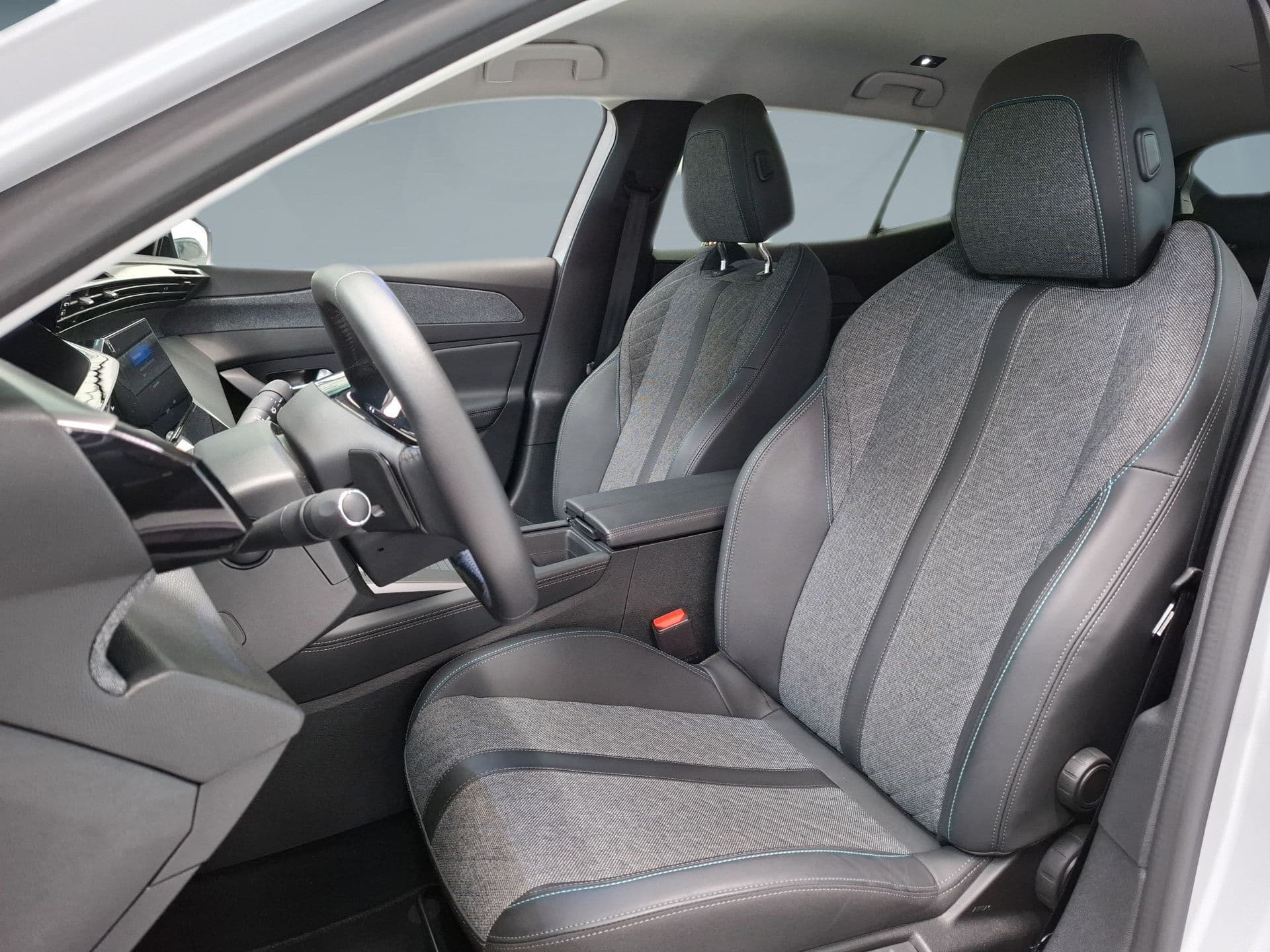 Peugeot 408 - 10