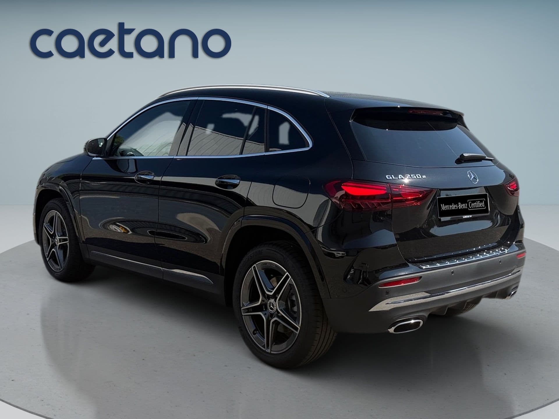 Mercedes-Benz GLA - 2