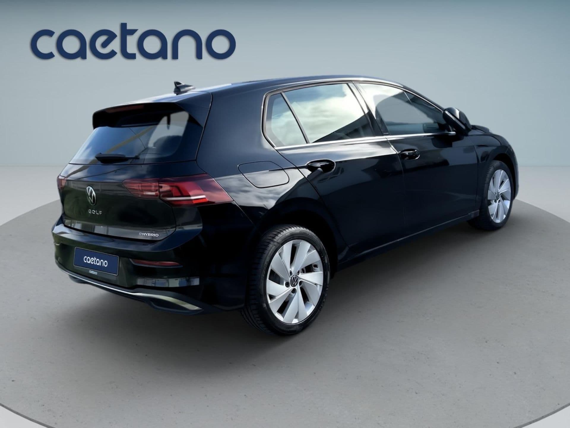 Volkswagen Golf - 6