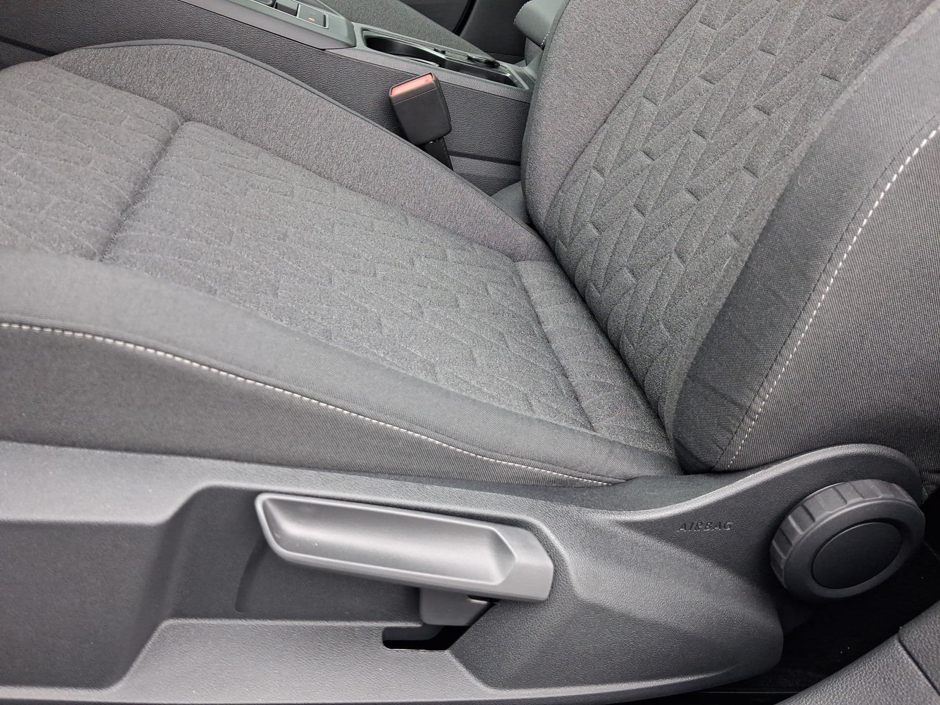 Volkswagen Golf - 11