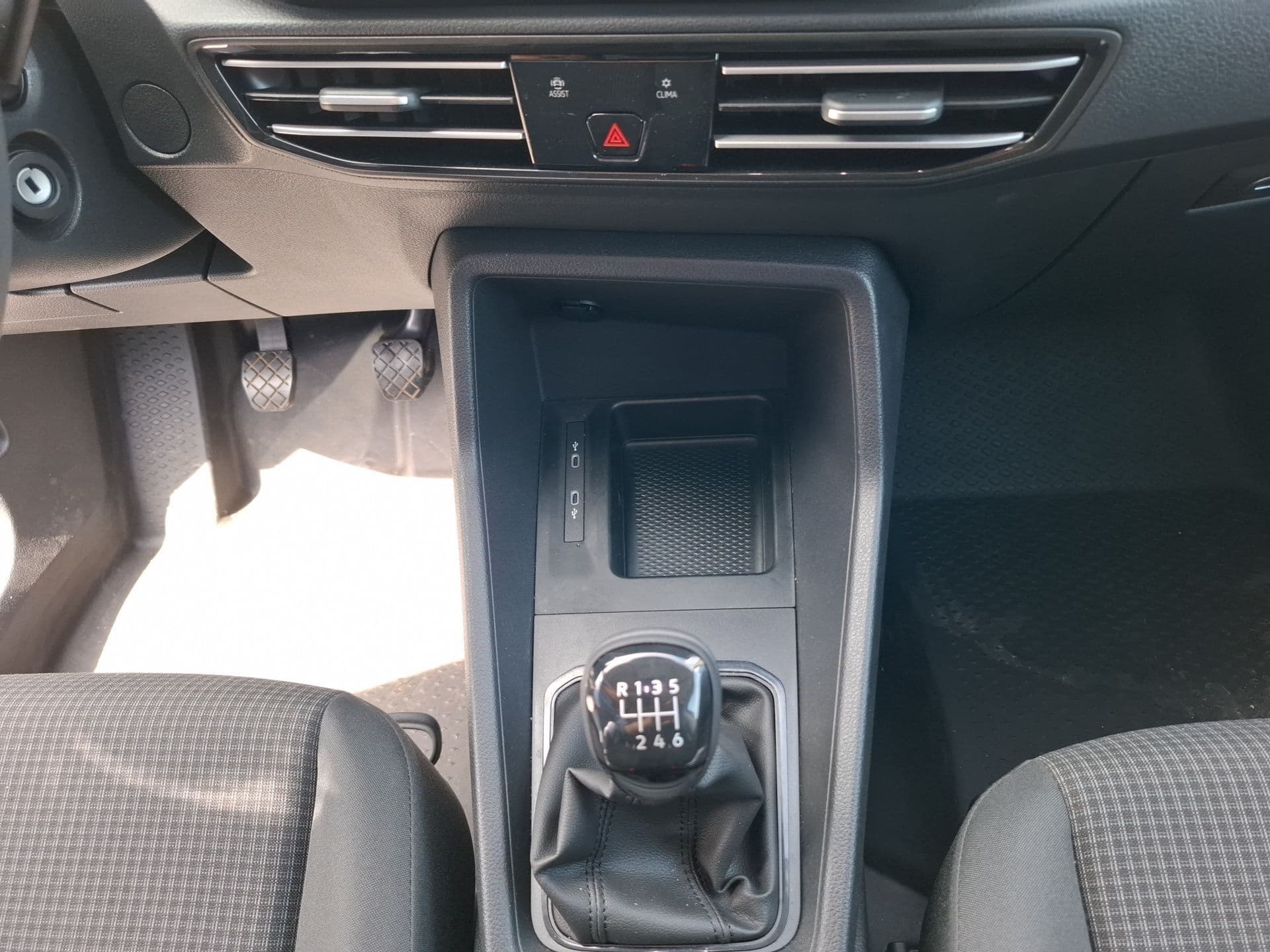 Volkswagen Caddy - 11