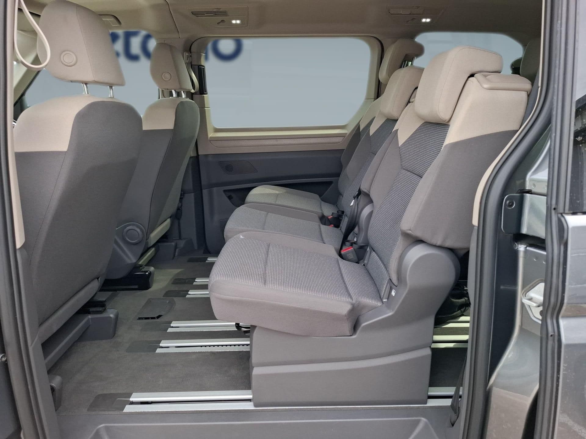 Volkswagen Multivan - 6
