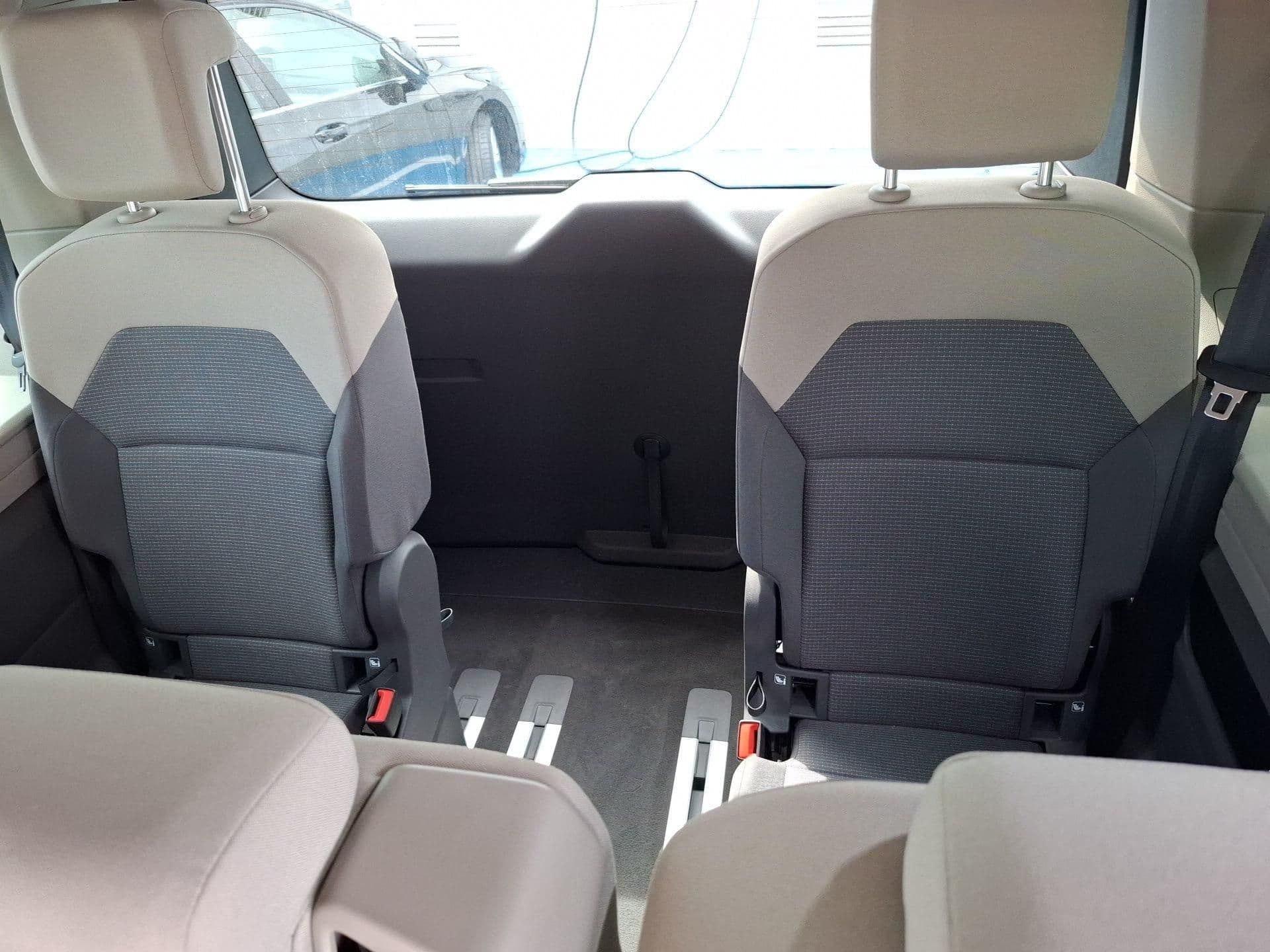 Volkswagen Multivan - 7