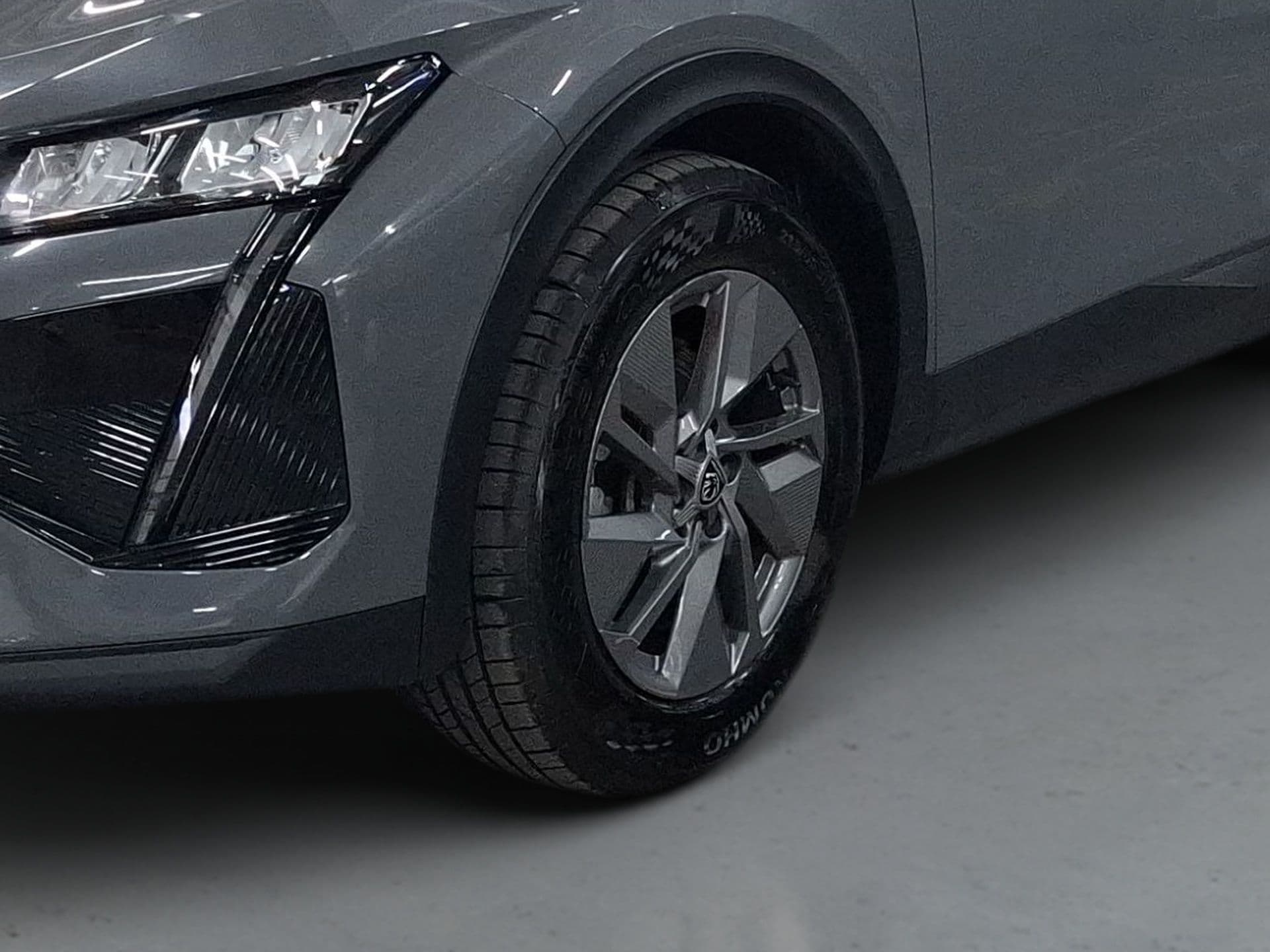 Peugeot 408 - 4