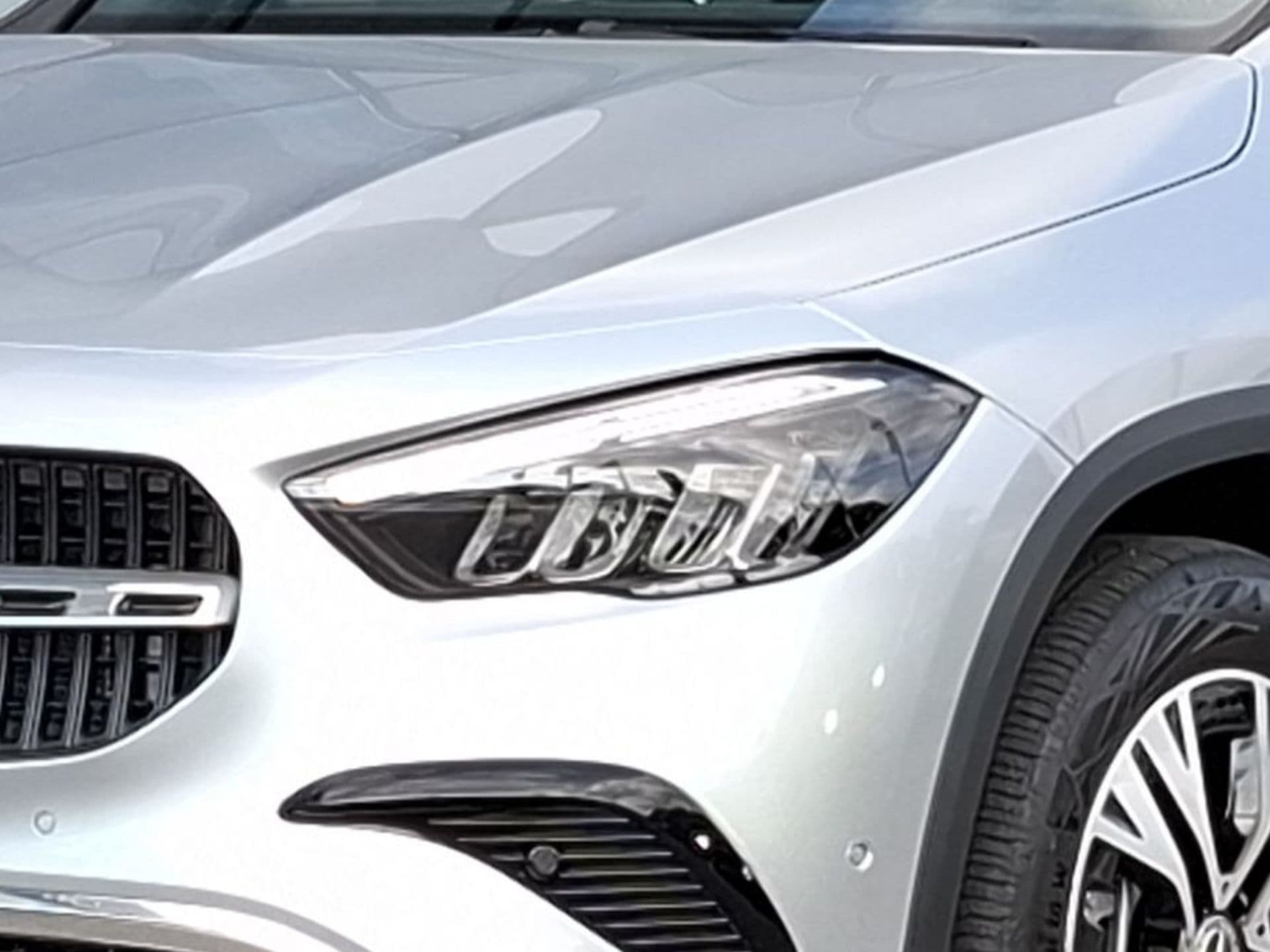 Mercedes-Benz GLA - 2
