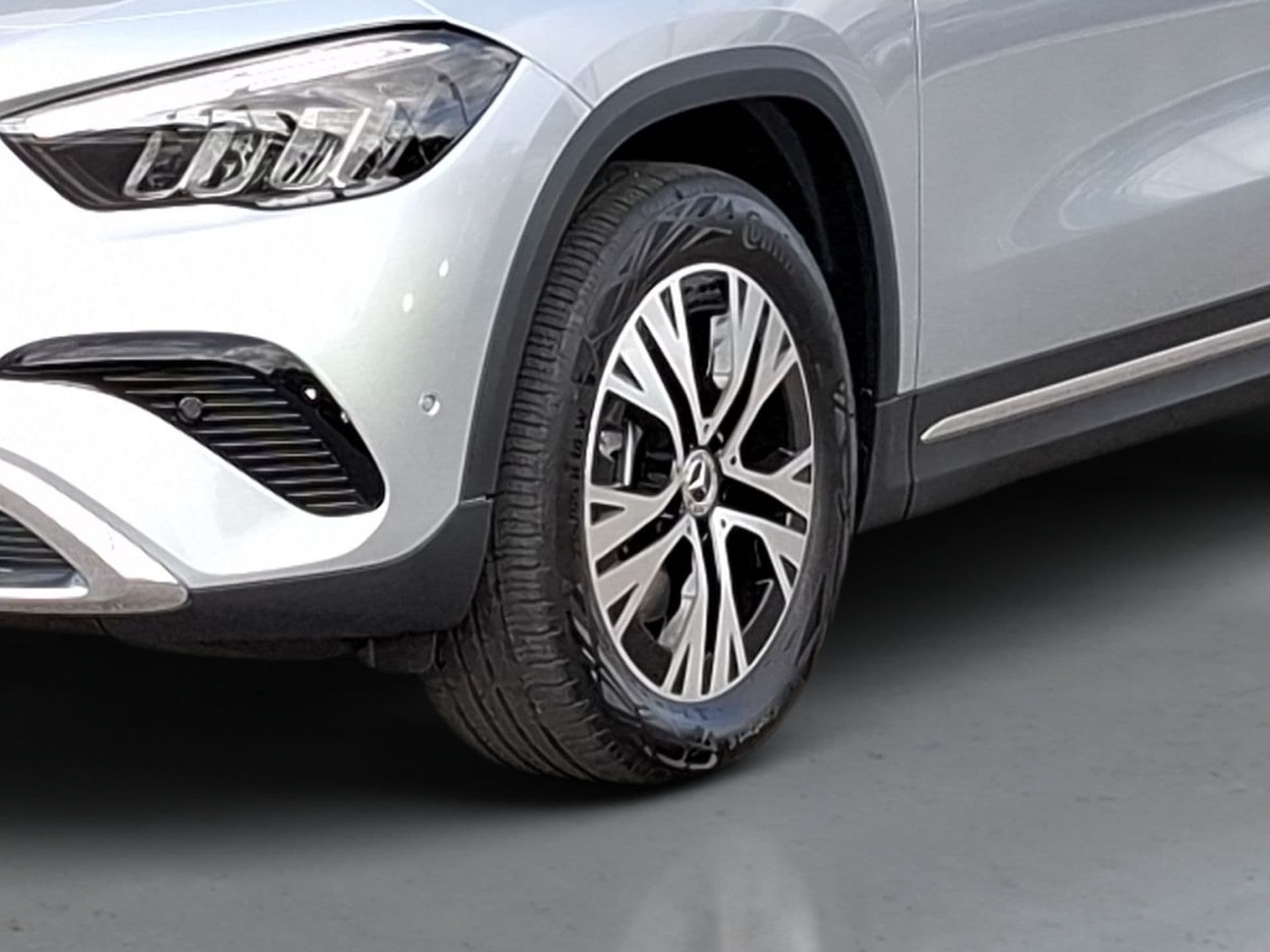 Mercedes-Benz GLA - 4