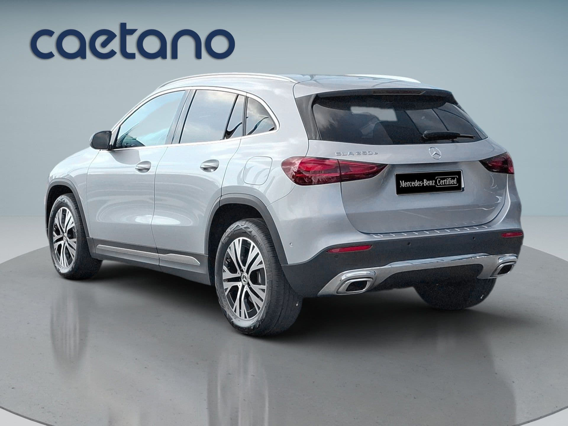 Mercedes-Benz GLA - 5