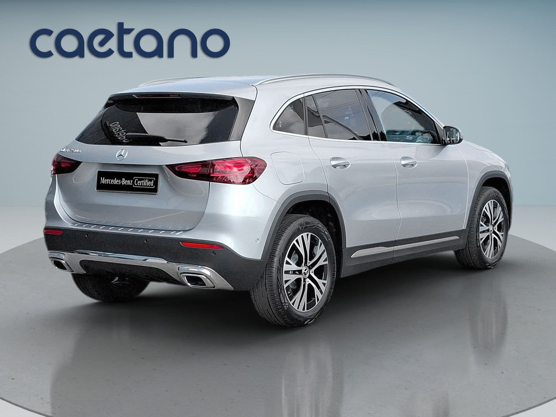 Mercedes-Benz GLA - 8