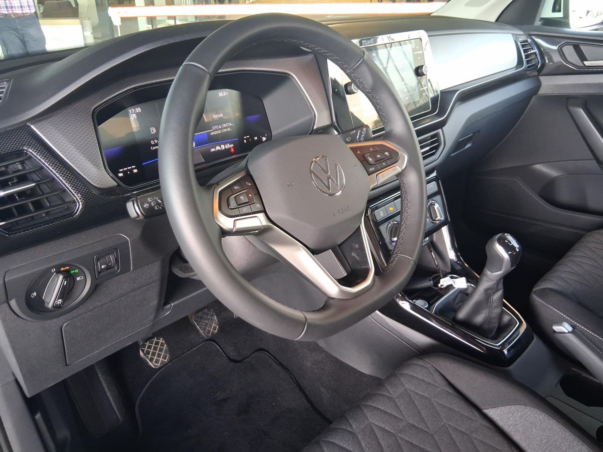 Volkswagen T-Cross - 4