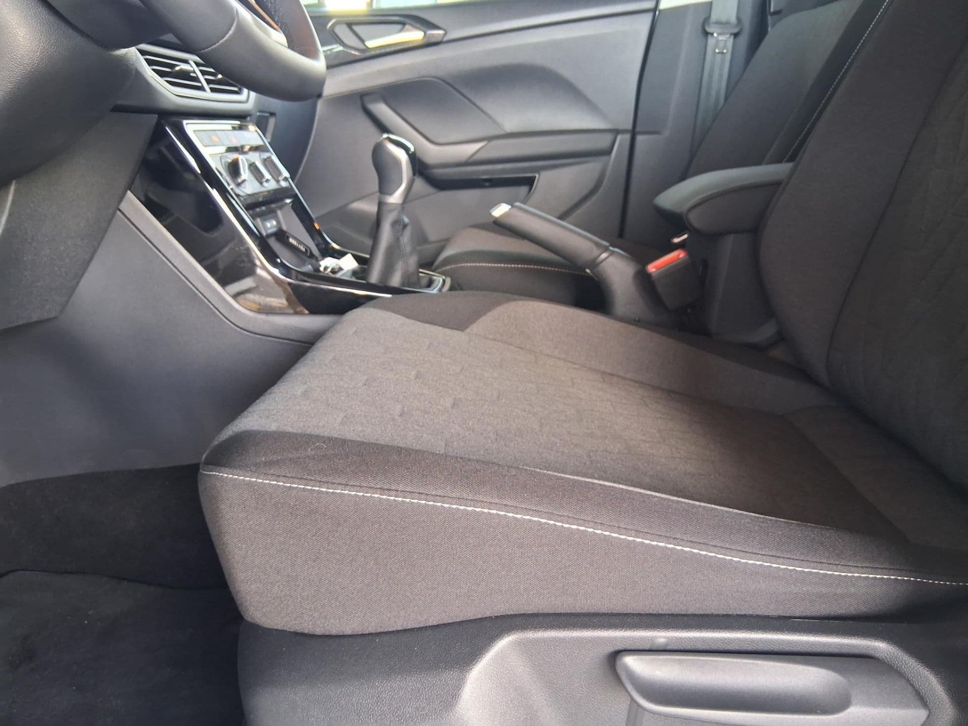 Volkswagen T-Cross - 12