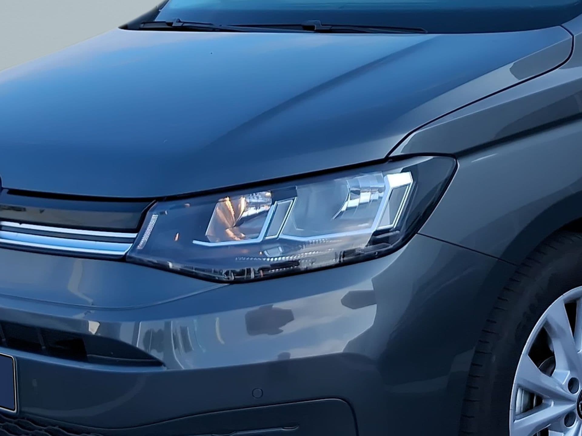 Volkswagen Caddy Maxi - 2