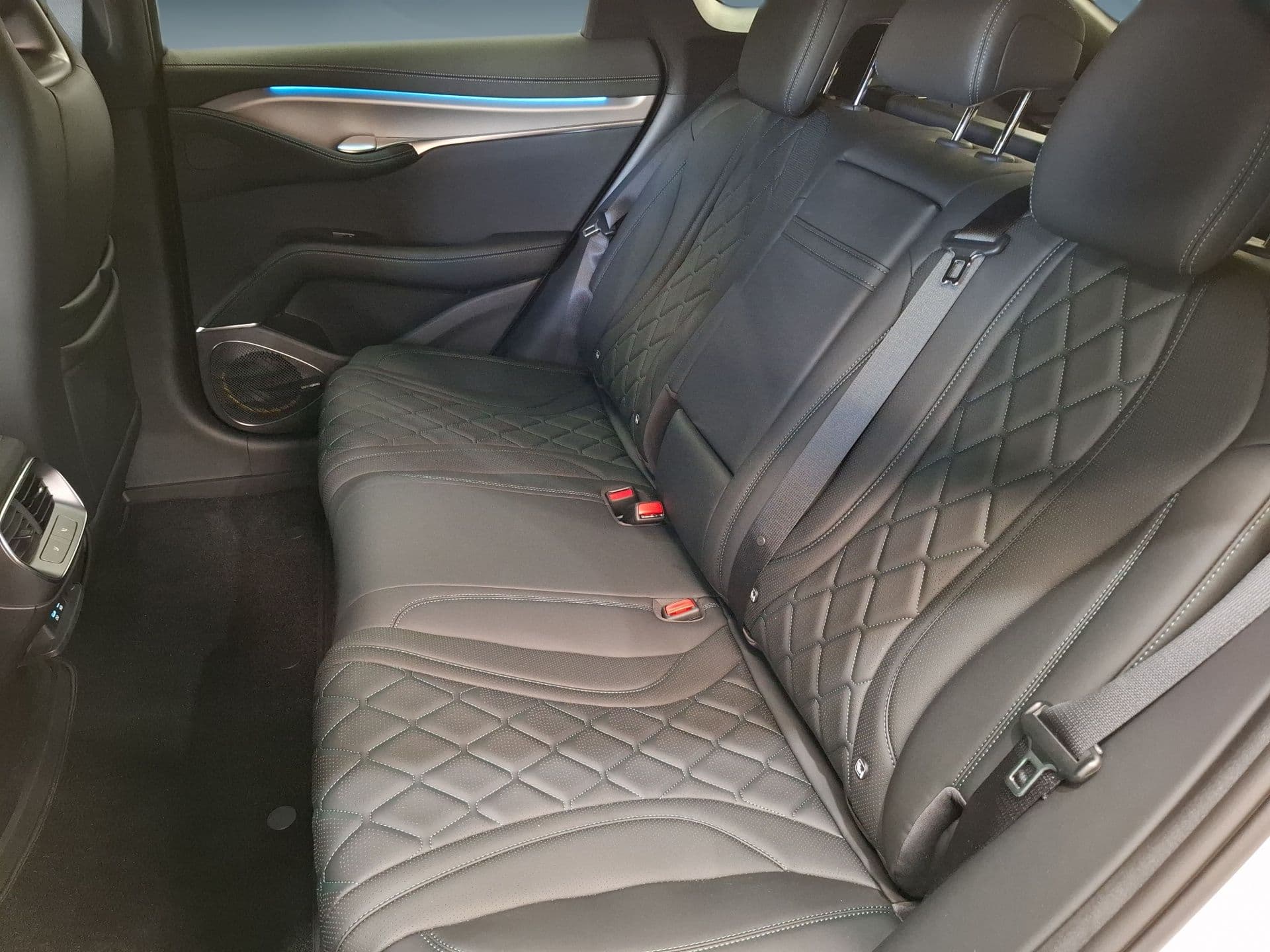 BYD SEALION 7 - 9