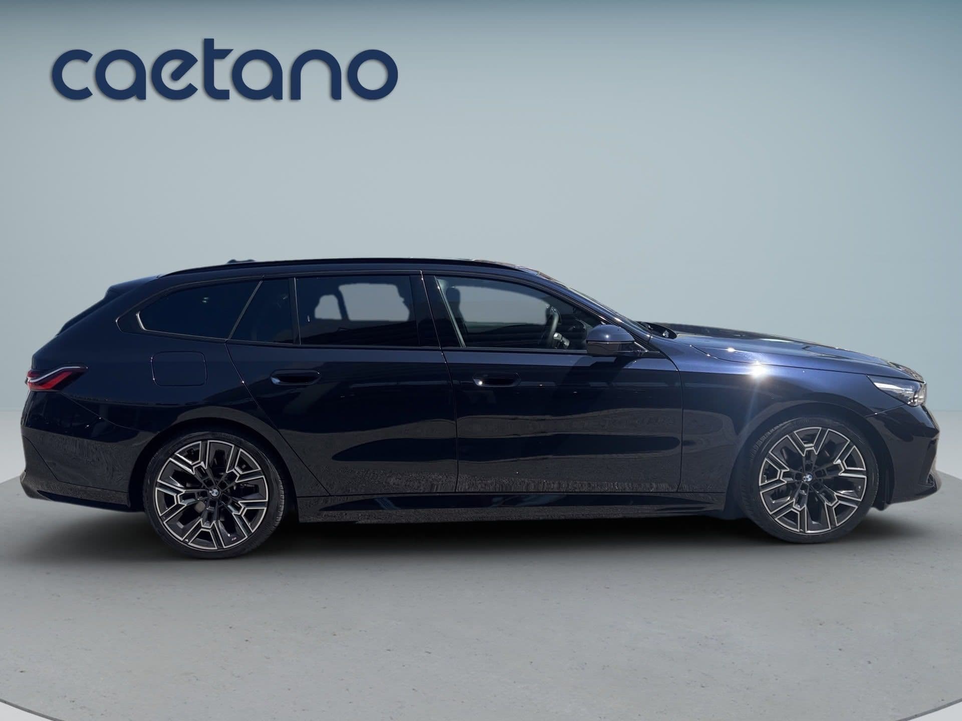 BMW i5 - 4