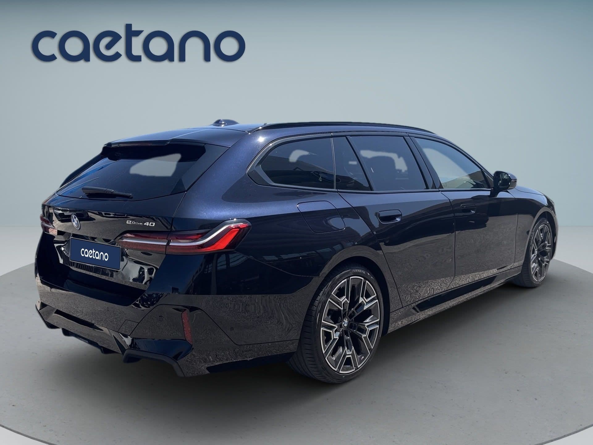 BMW i5 - 5