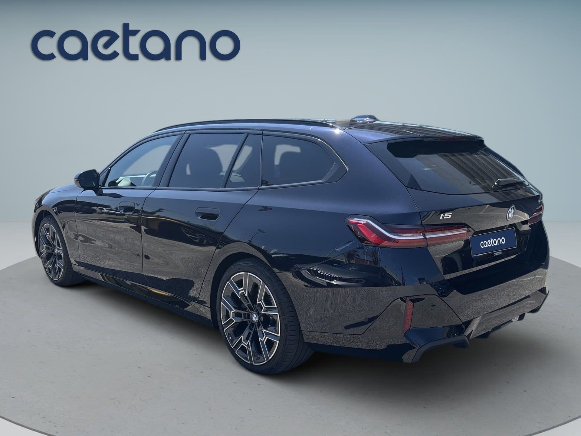 BMW i5 - 6