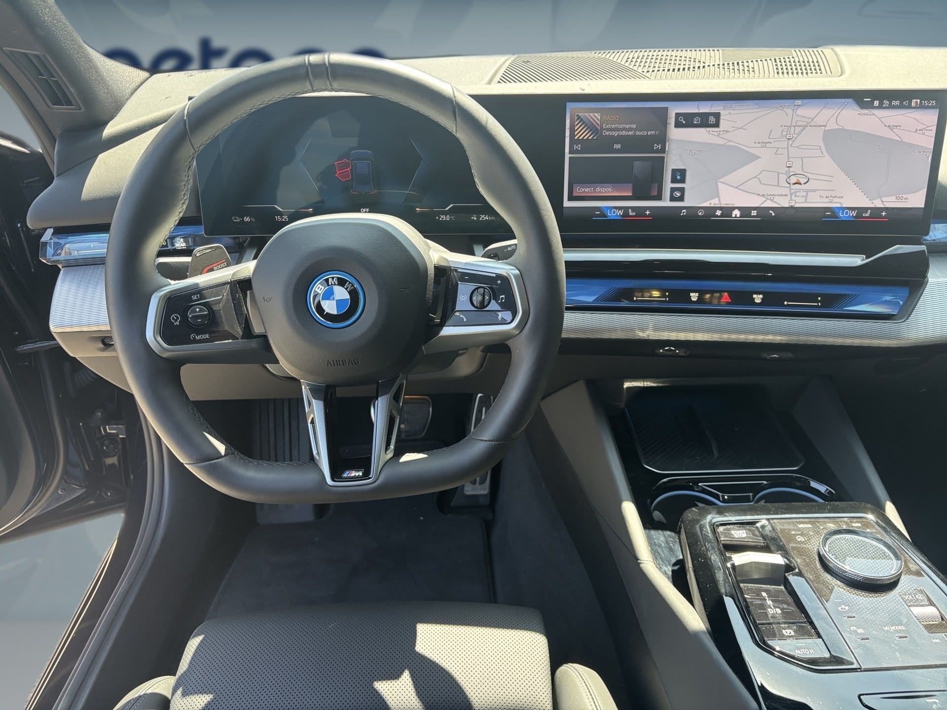 BMW i5 - 11