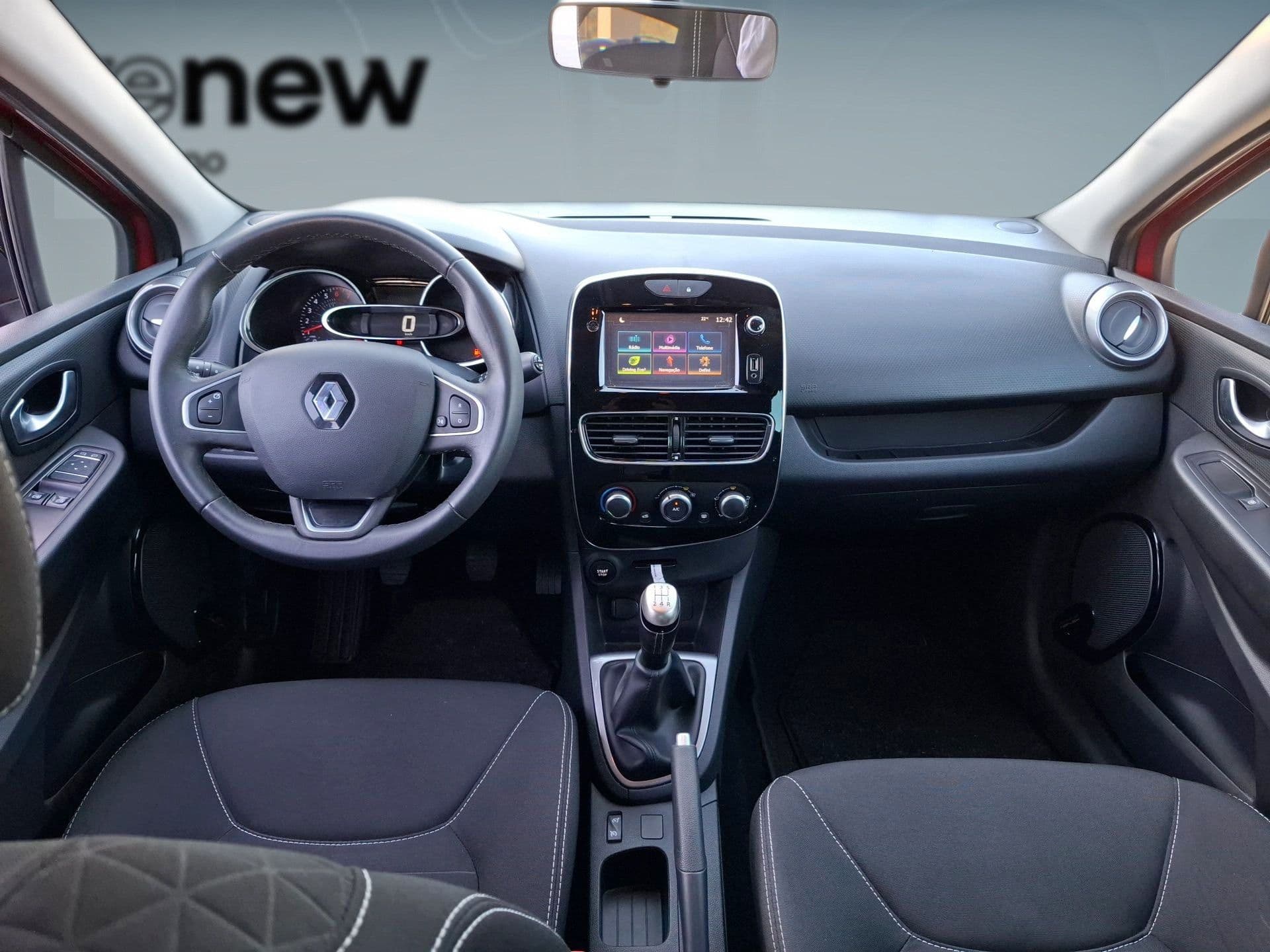 Renault Clio - 12
