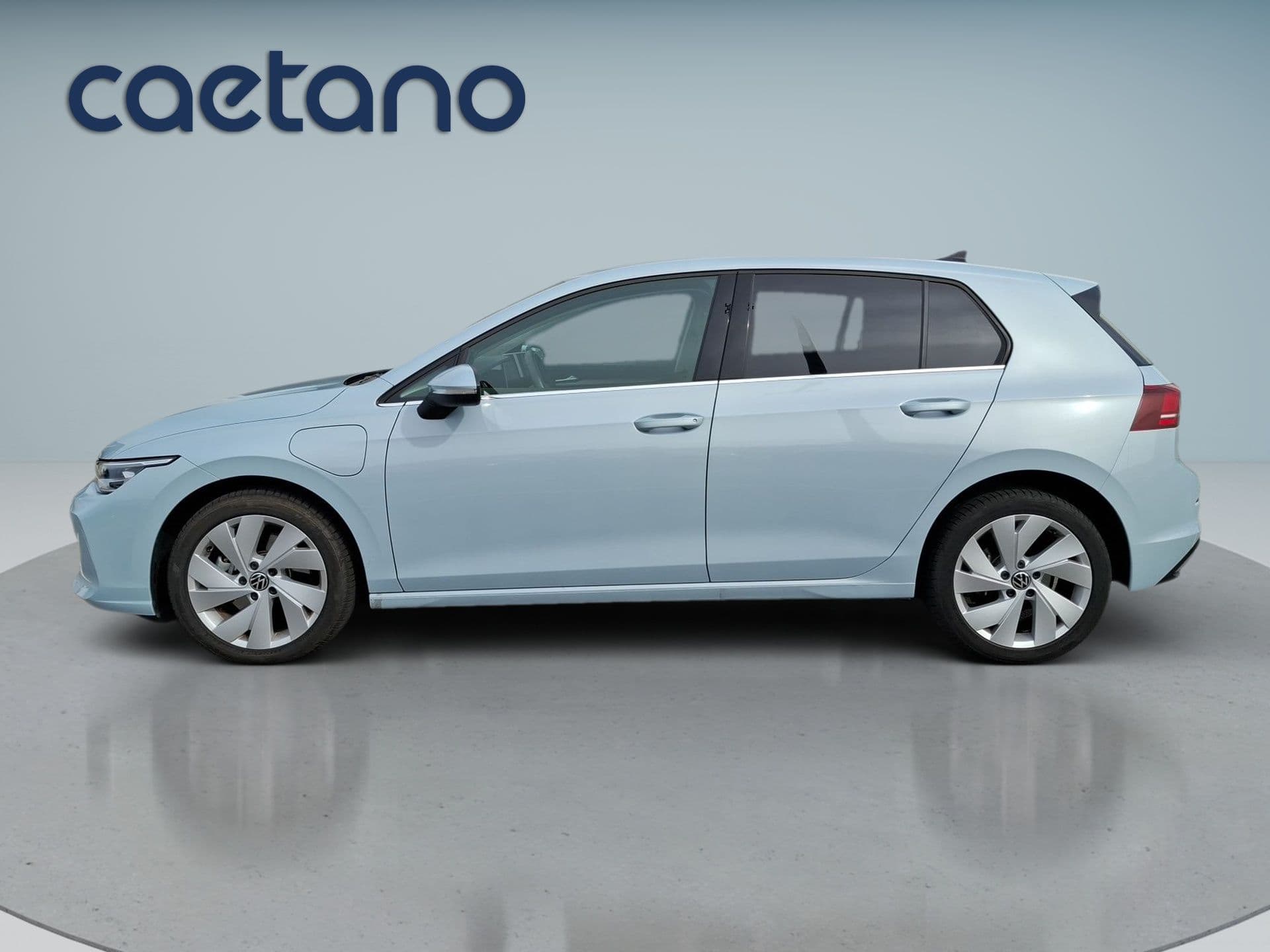 Volkswagen Golf - 2
