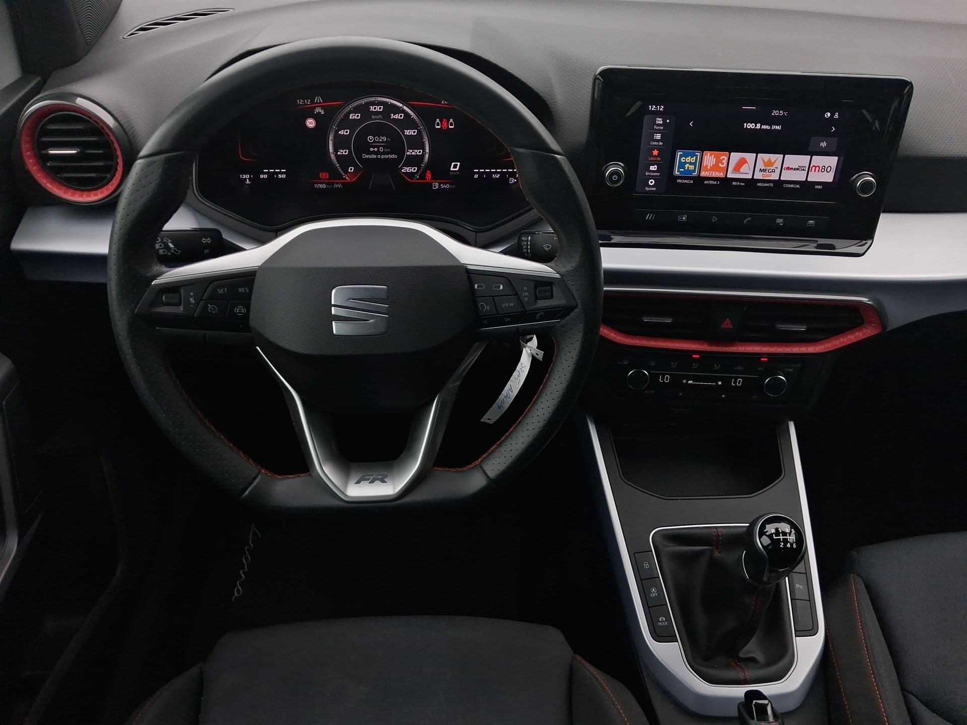 SEAT Arona - 10