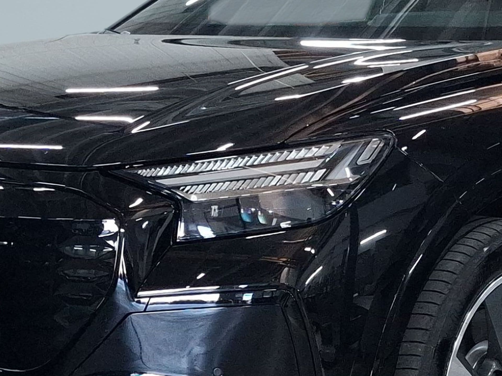 Audi Q4 Sportback e-tron - 4