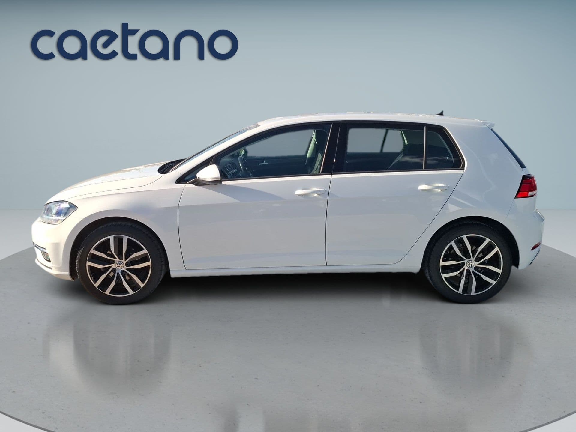 Volkswagen Golf - 6