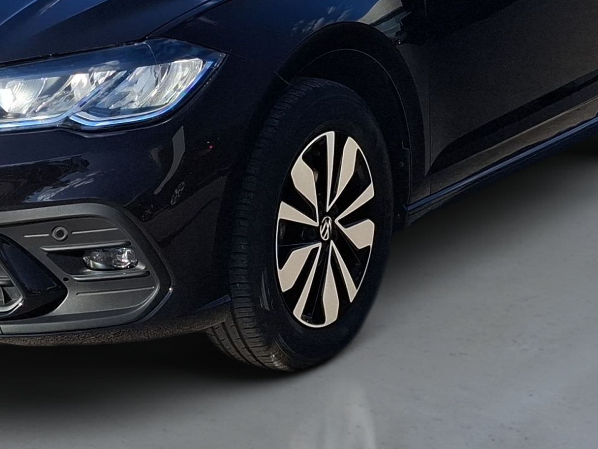Volkswagen Polo - 2