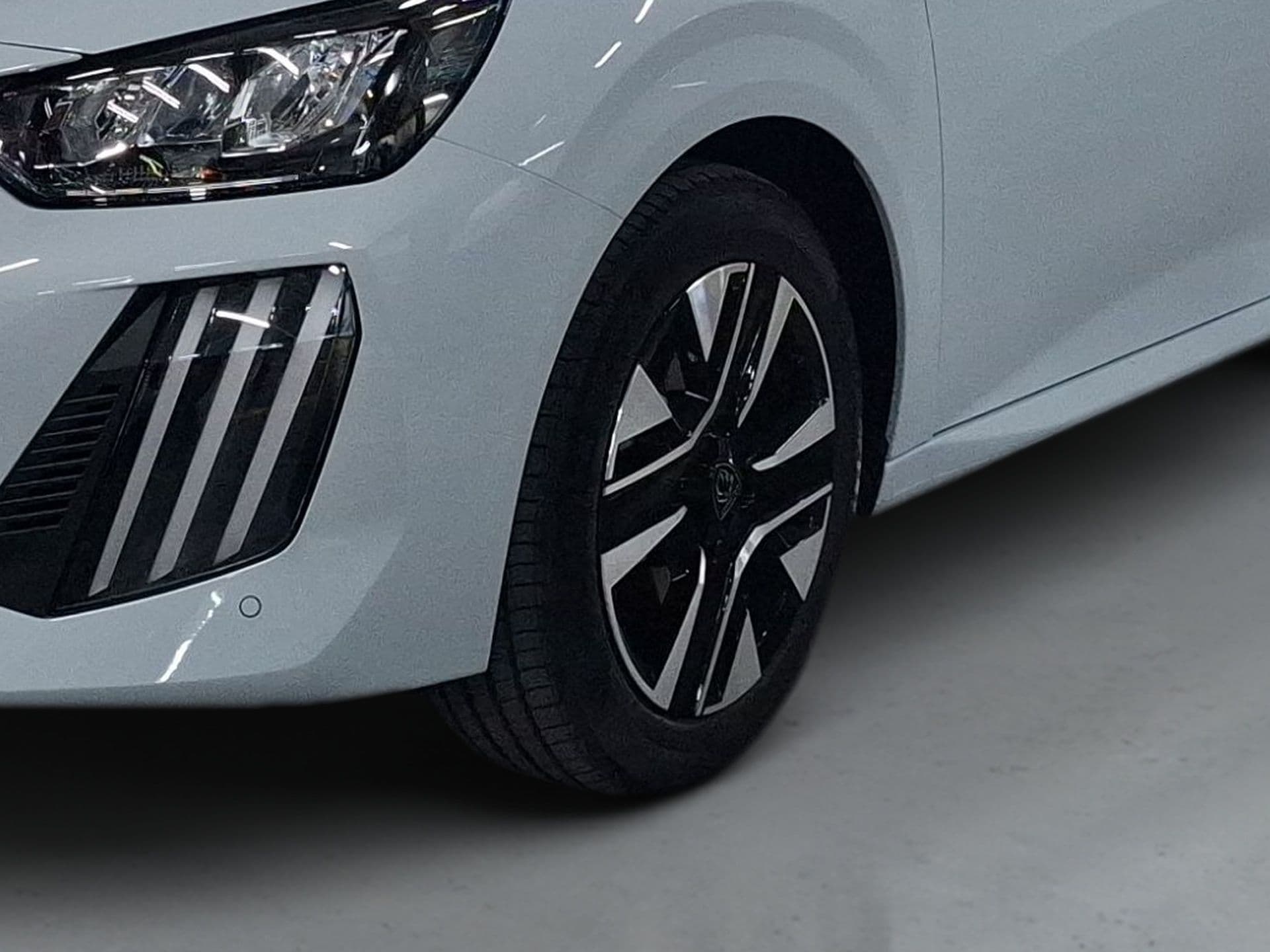 Peugeot 208 - 6