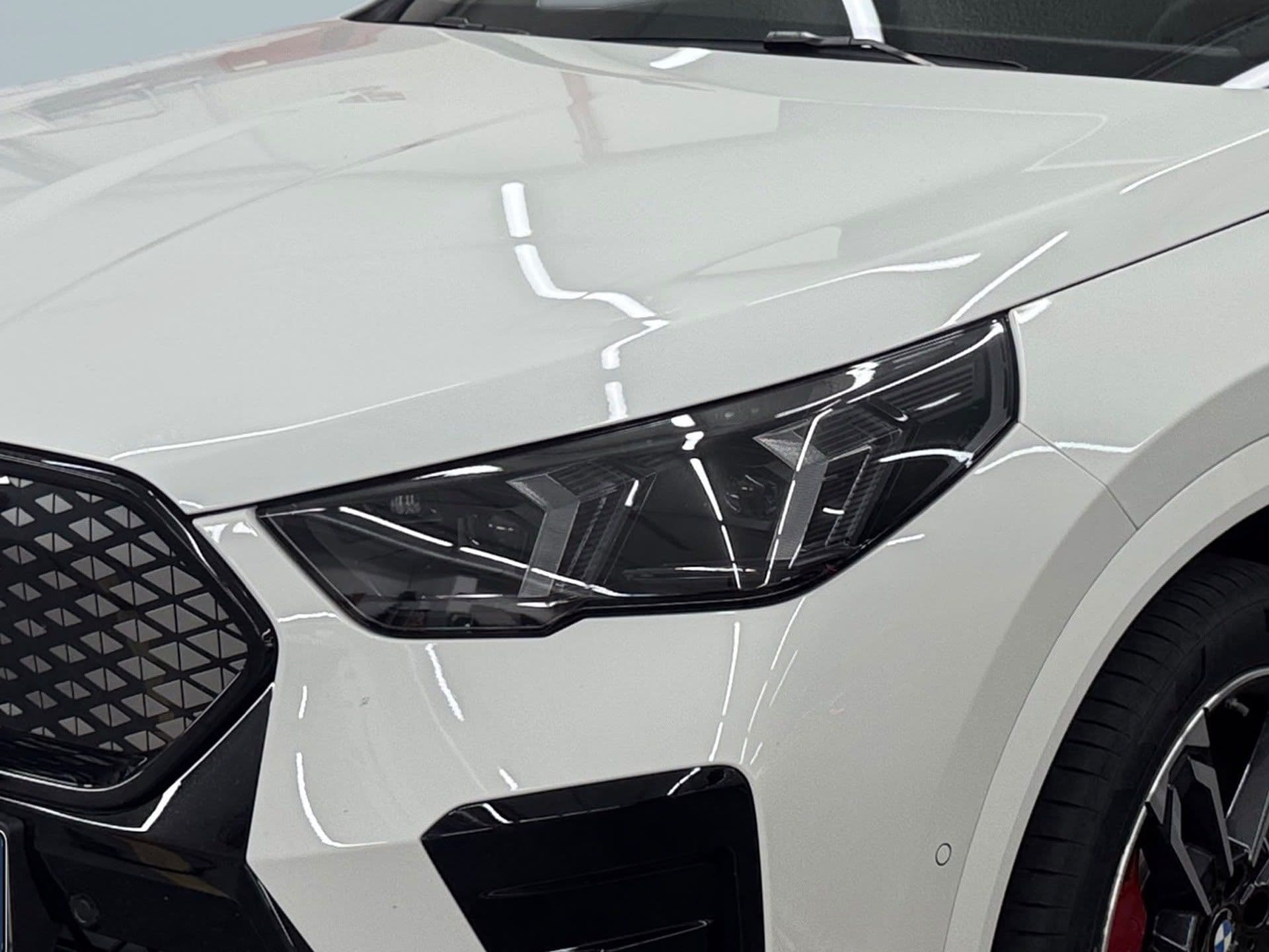 BMW iX2 - 3