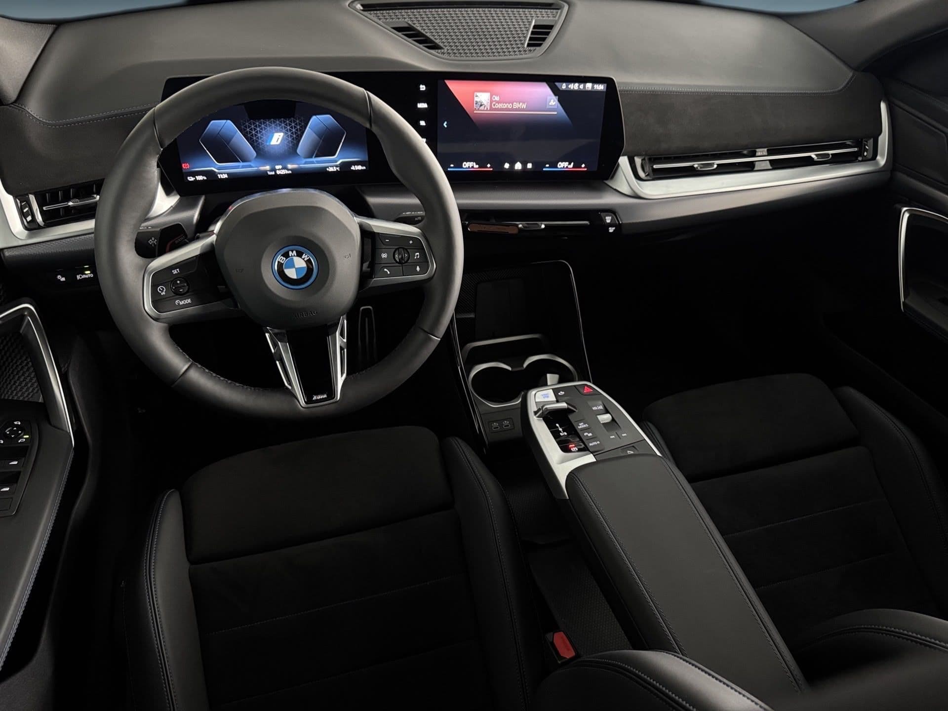 BMW iX2 - 11