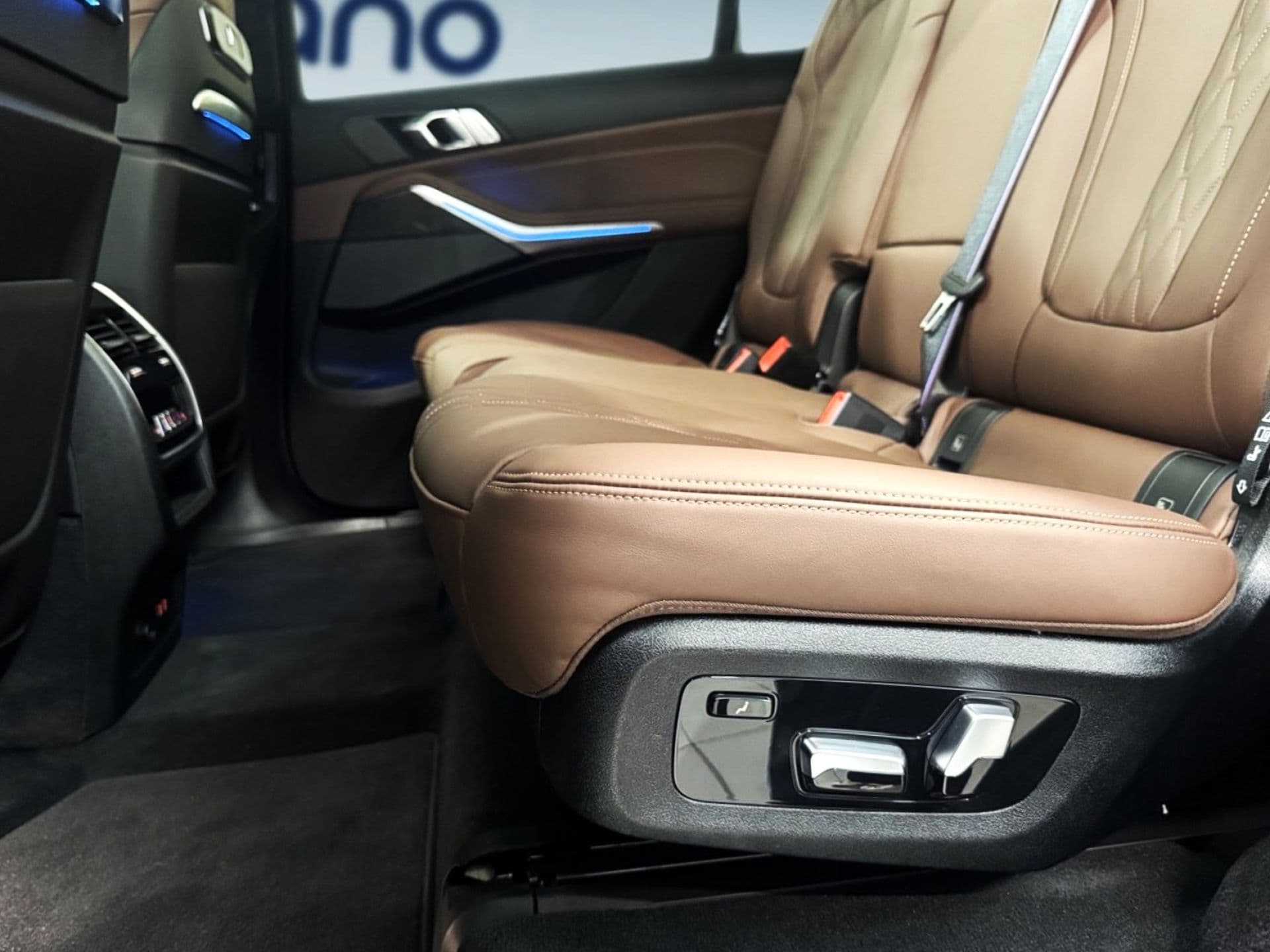 BMW X7 - 7
