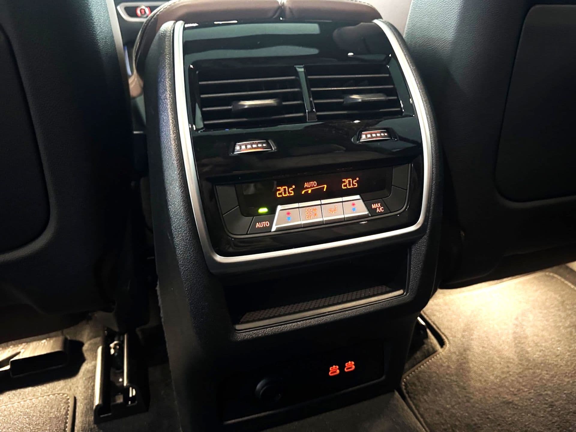 BMW X7 - 12