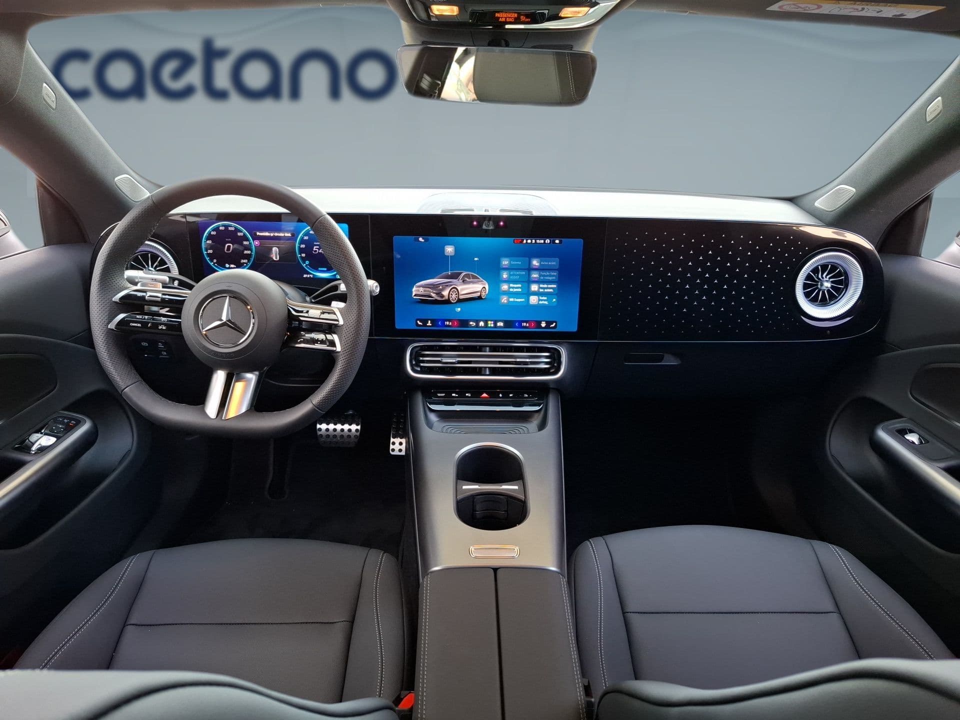 Mercedes-Benz CLA - 12