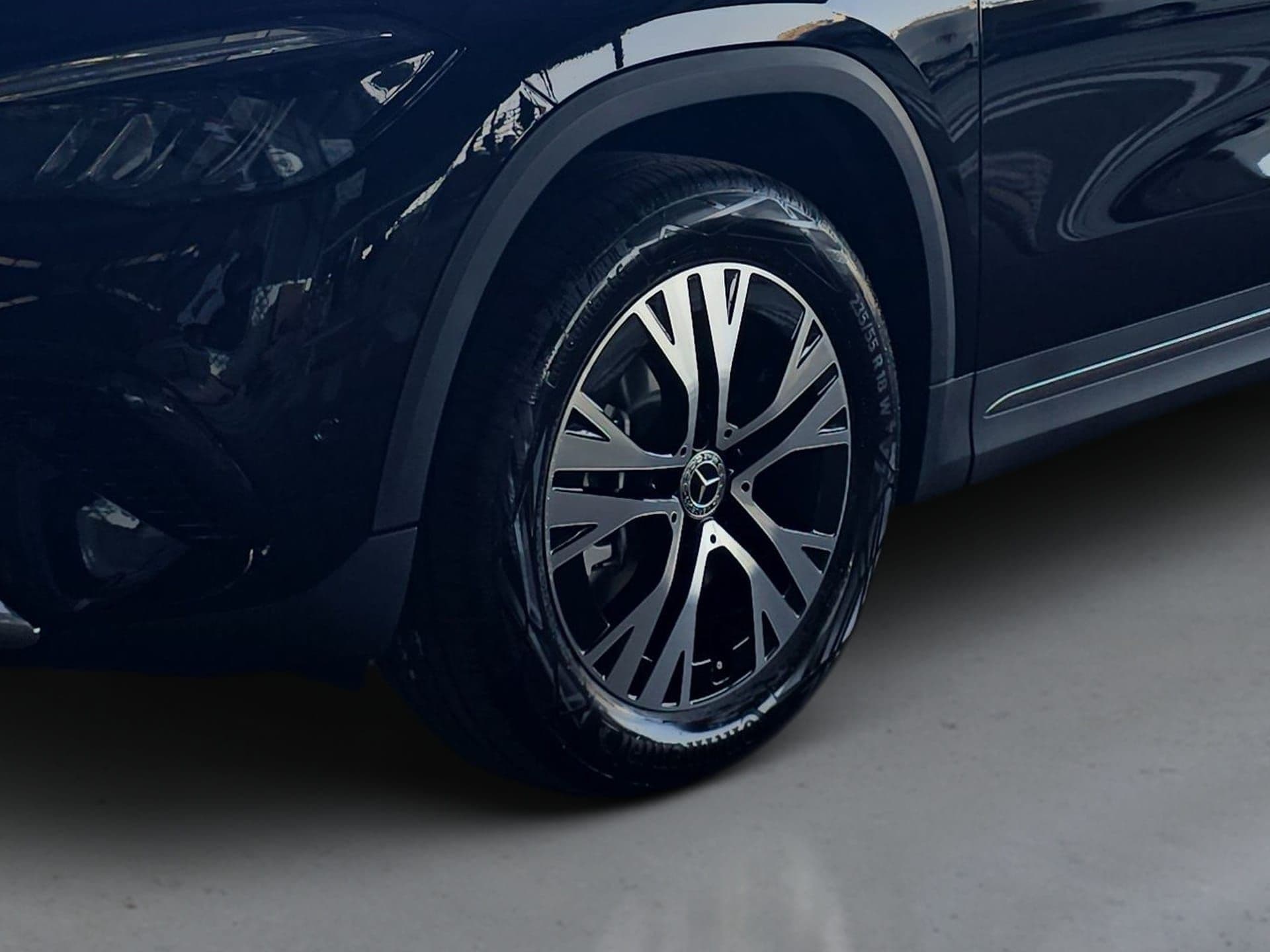 Mercedes-Benz GLA - 4