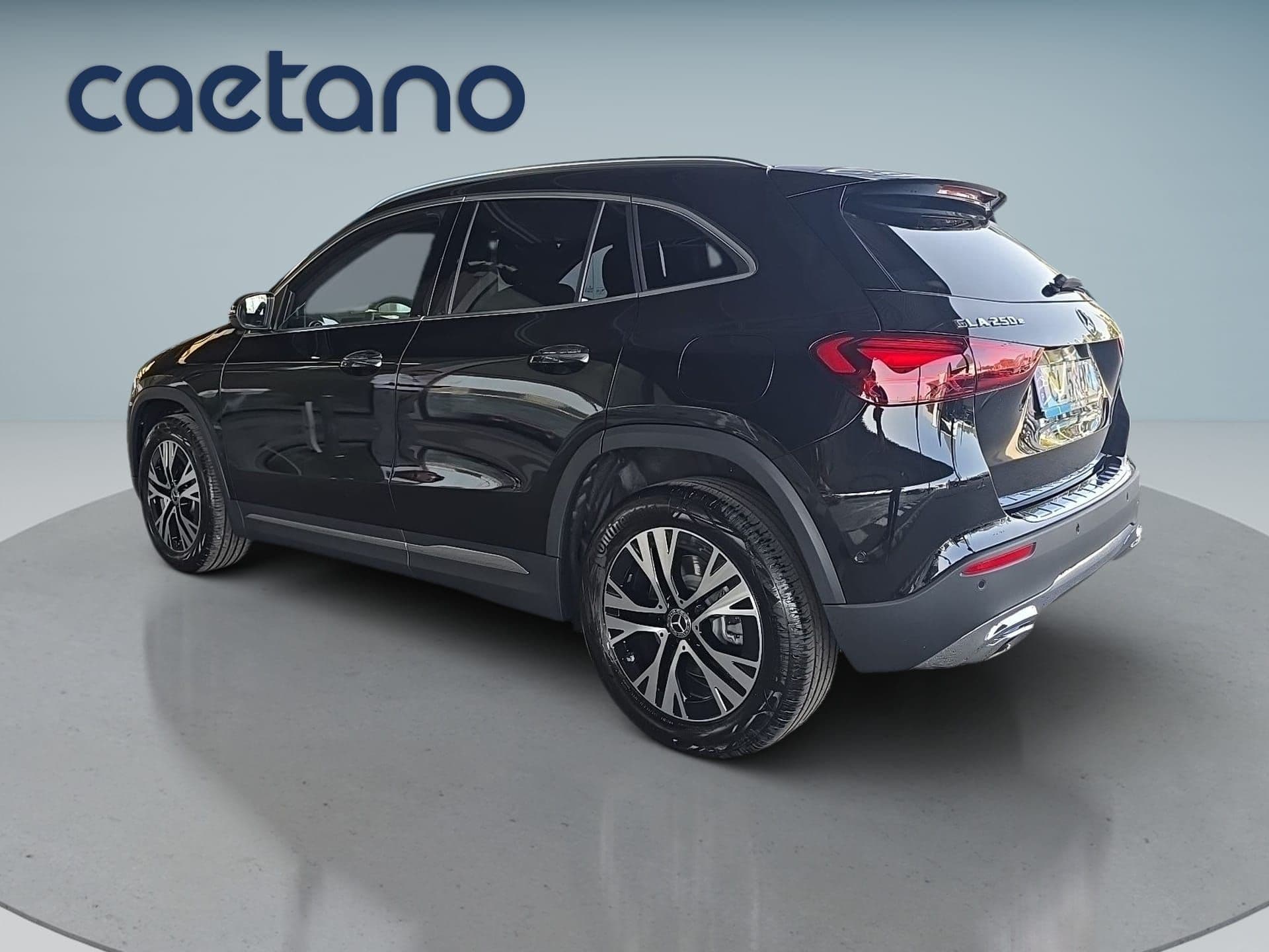 Mercedes-Benz GLA - 6
