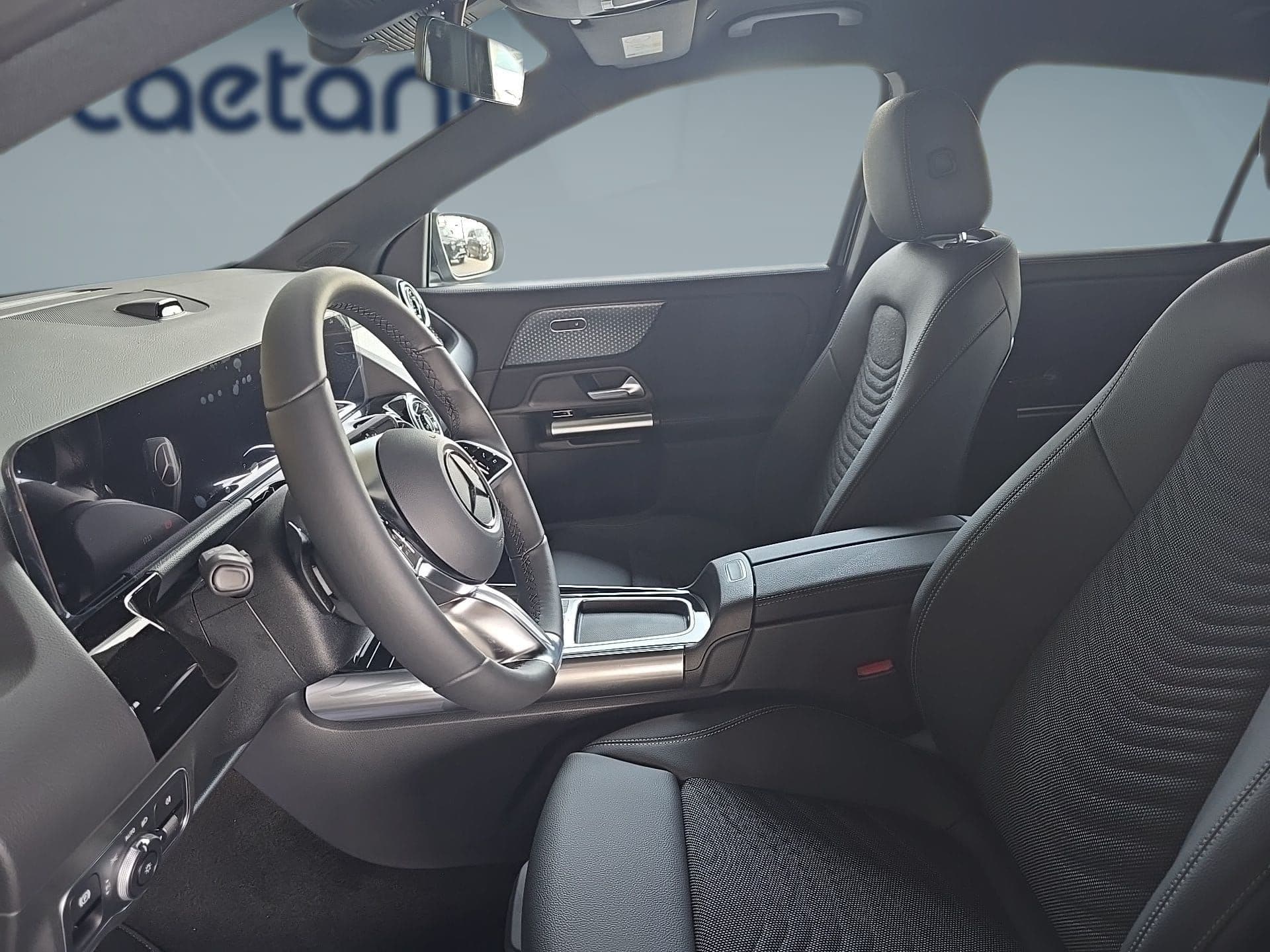 Mercedes-Benz GLA - 12
