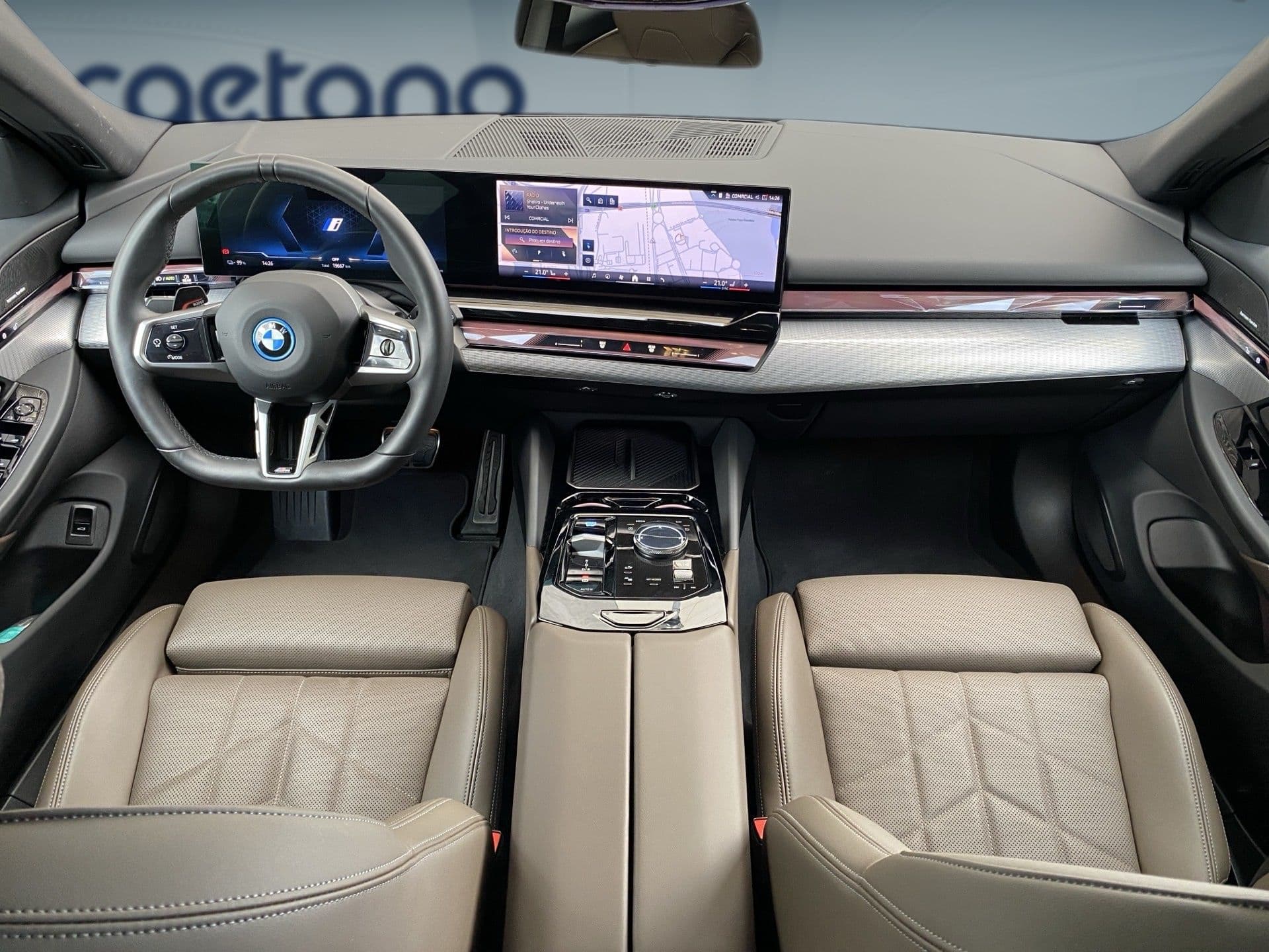 BMW i5 - 10