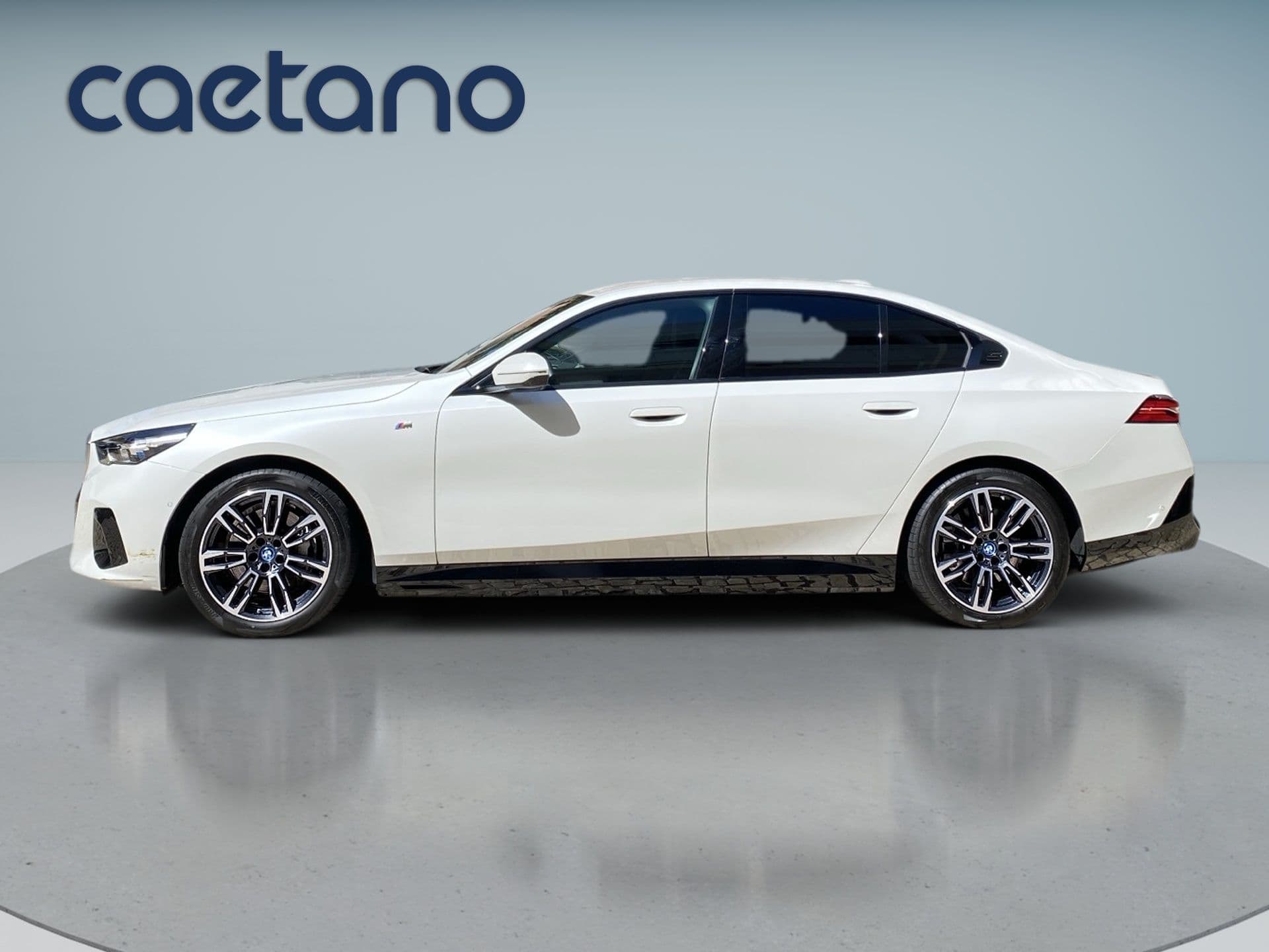 BMW i5 - 3