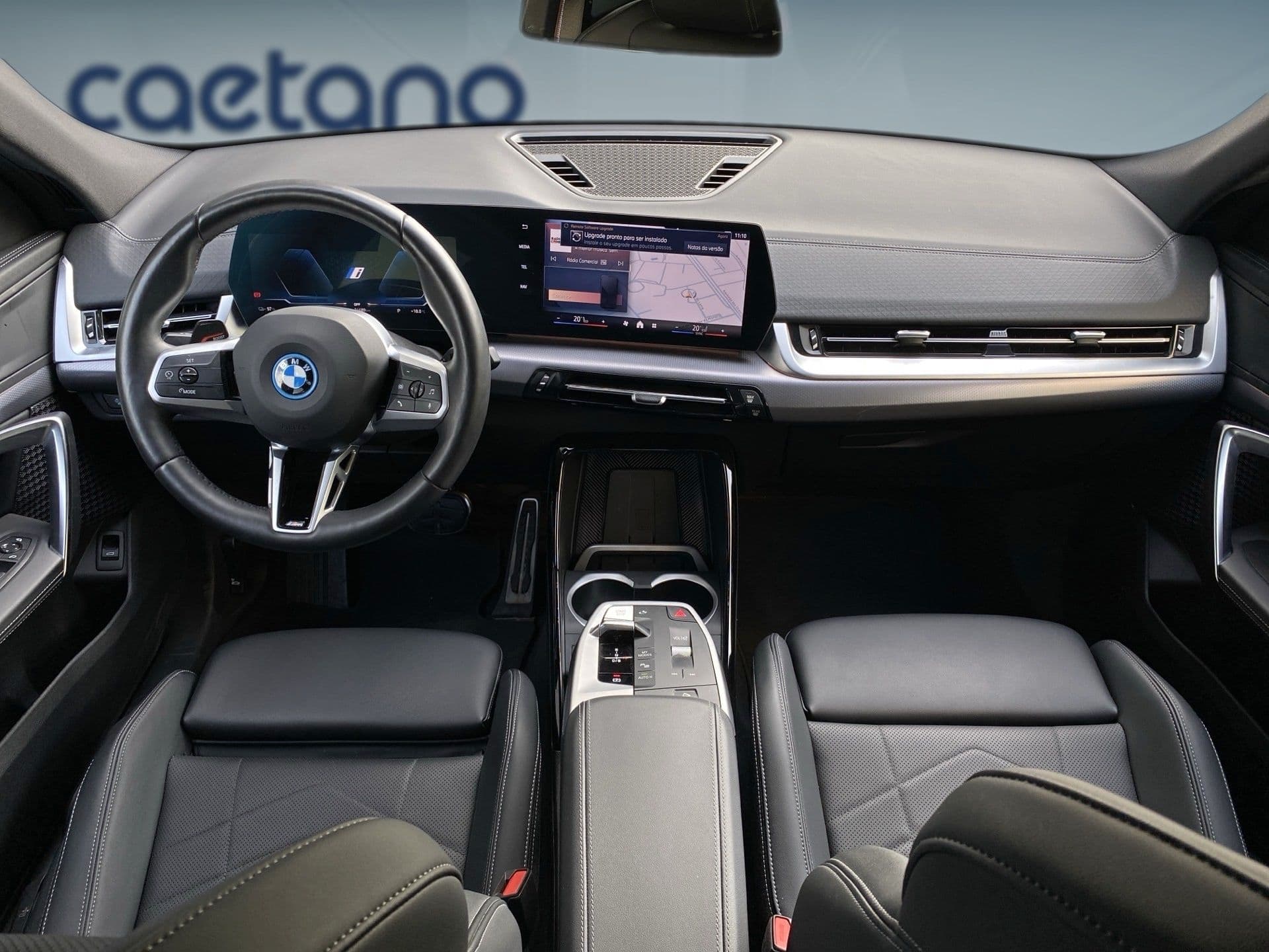 BMW iX2 - 11